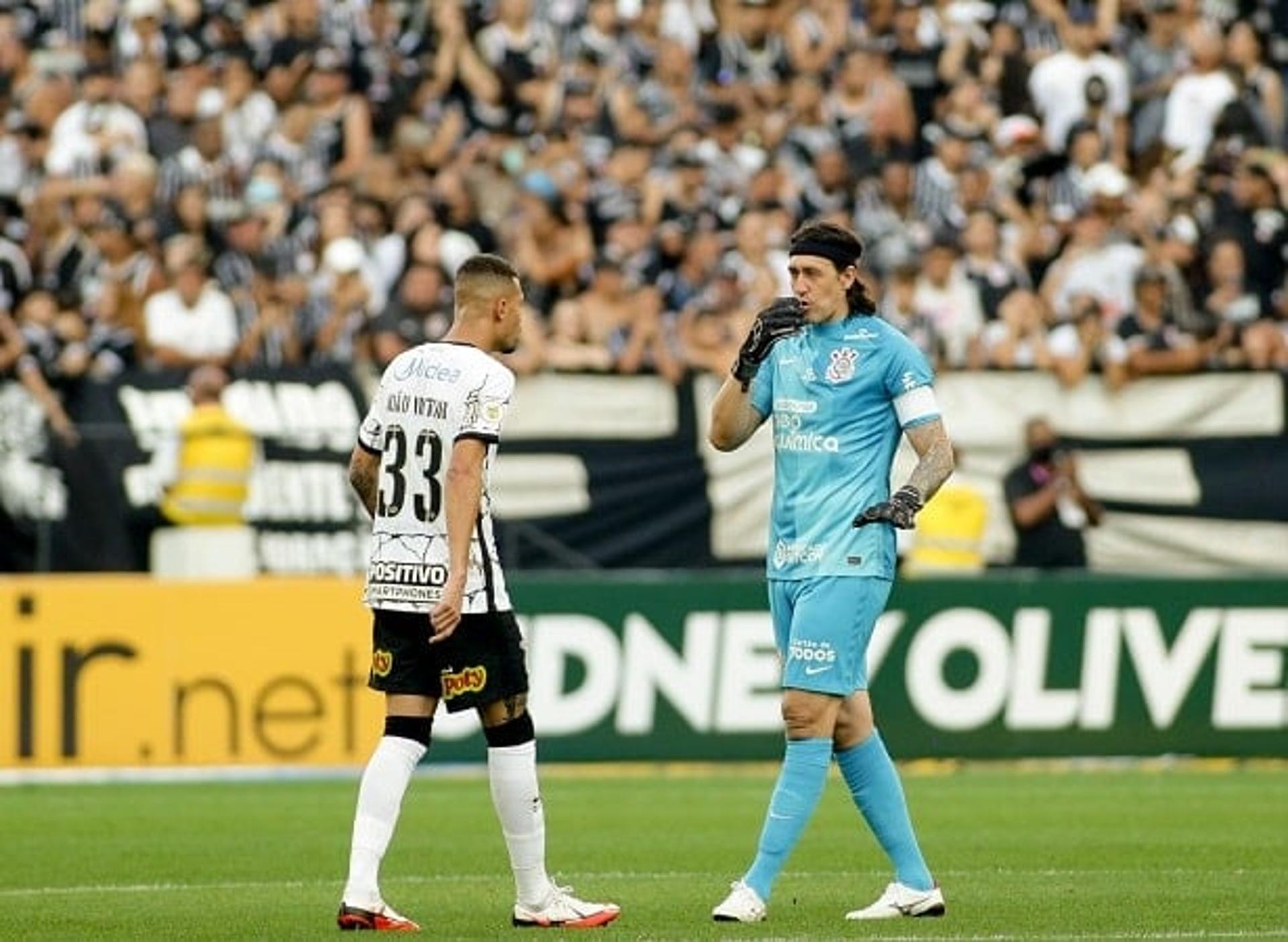 Corinthians x Athletico-PR - João Victor e Cássio