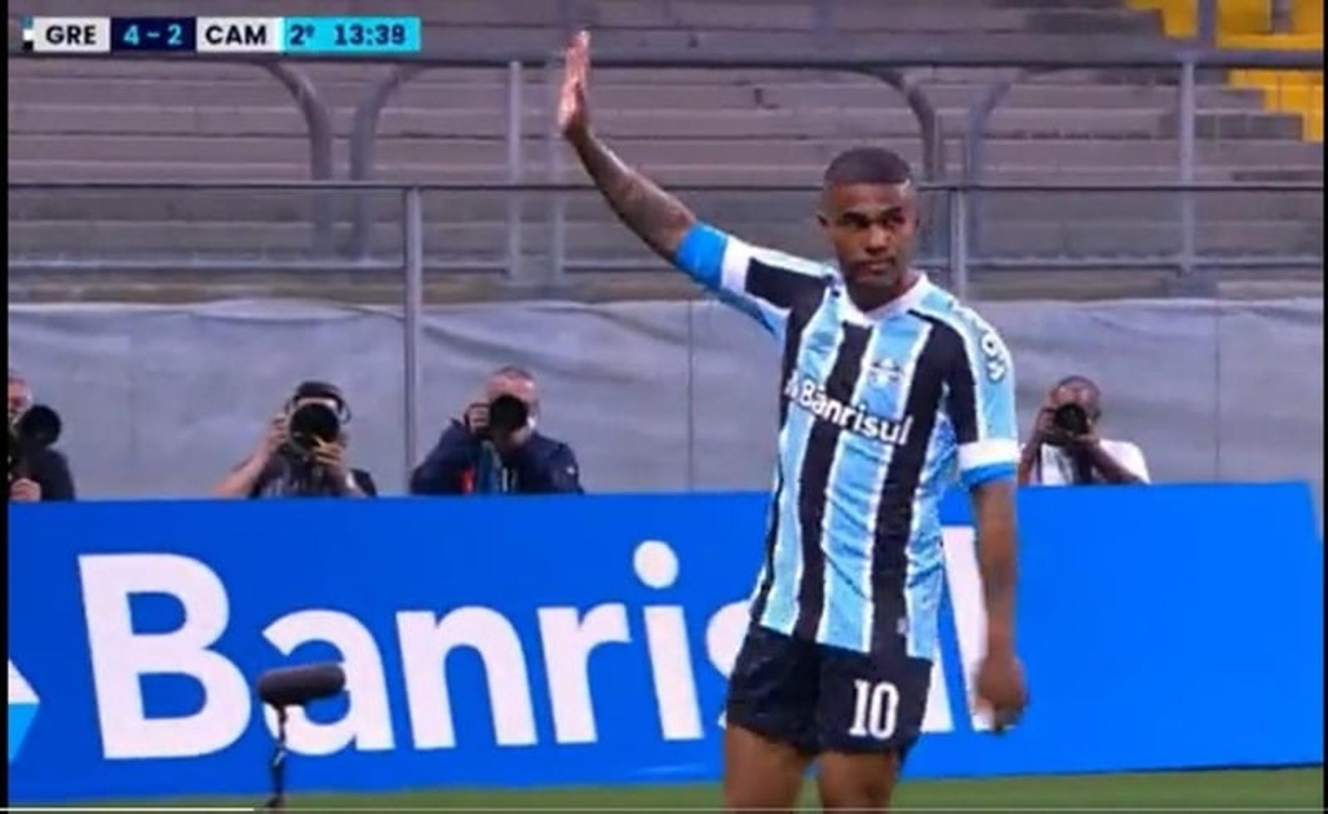 Douglas Costa