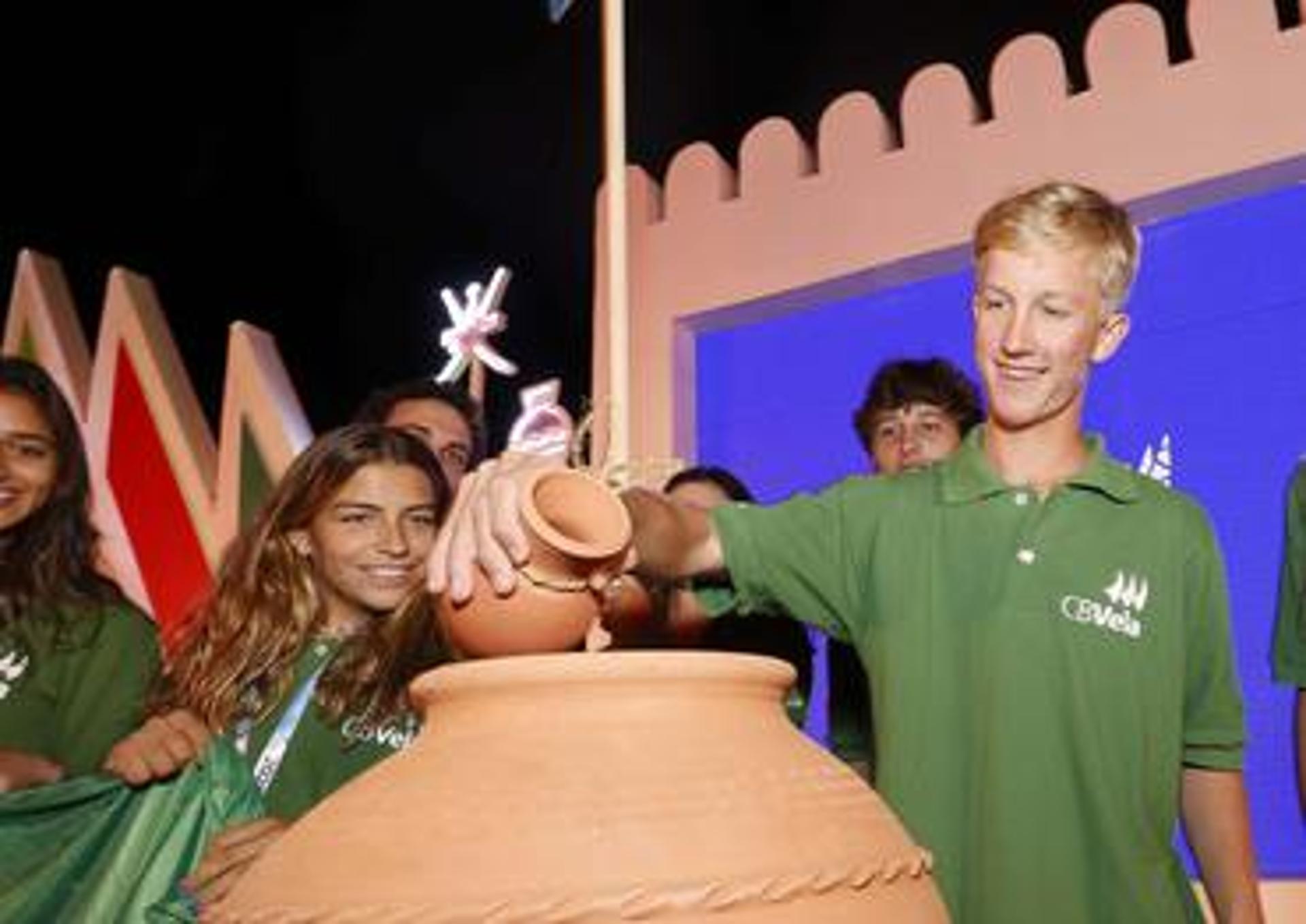 Equipe Brasileira de Vela Jovem no Mundial da Juventude de Omã (Foto: Mark Lloyd / World Sailing)