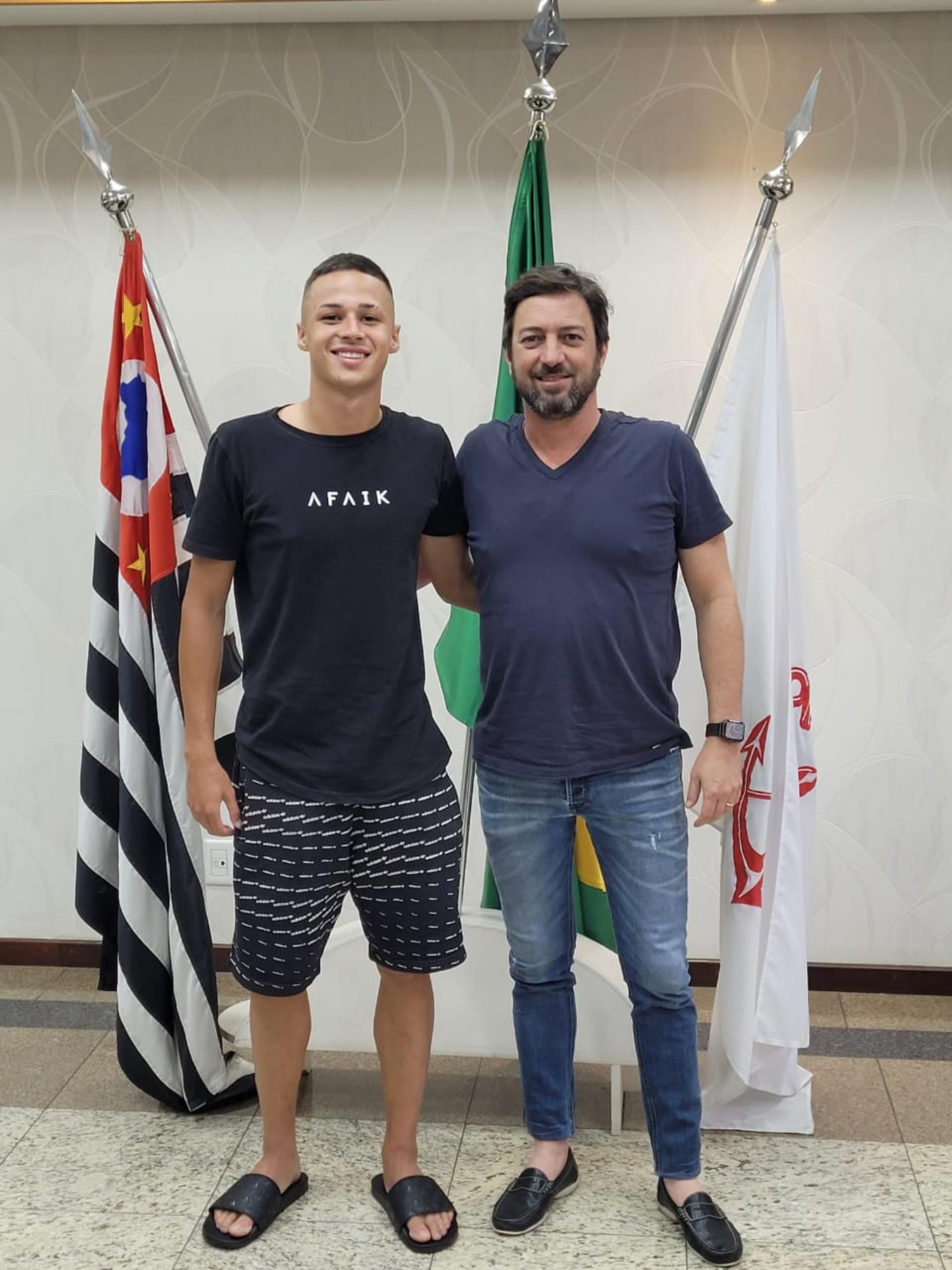 Matheus Araújo - Corinthians - Renovação