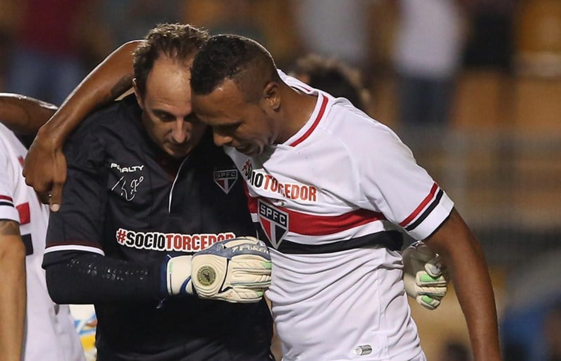 Luis Fabiano e Rogério Ceni