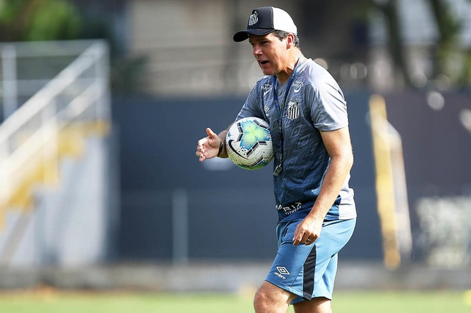 Elder Campos - técnico do Santos na Copinha