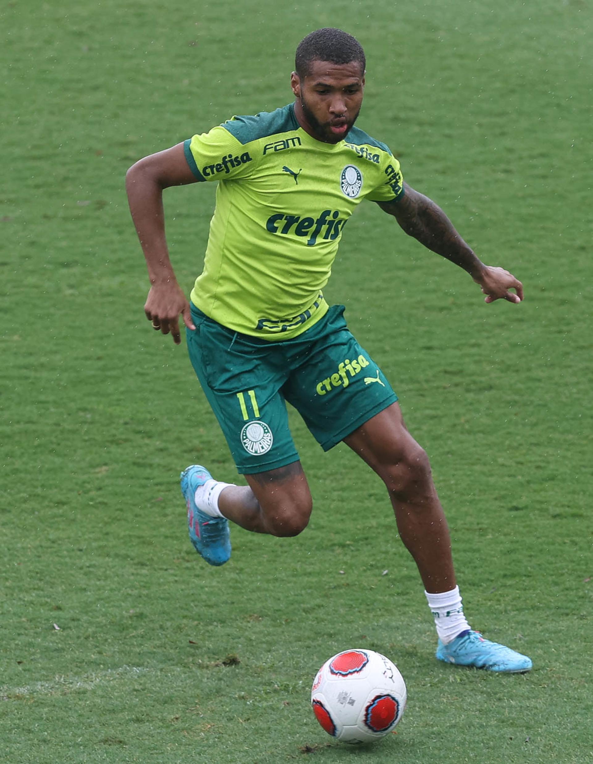 Wesley - treino Palmeiras