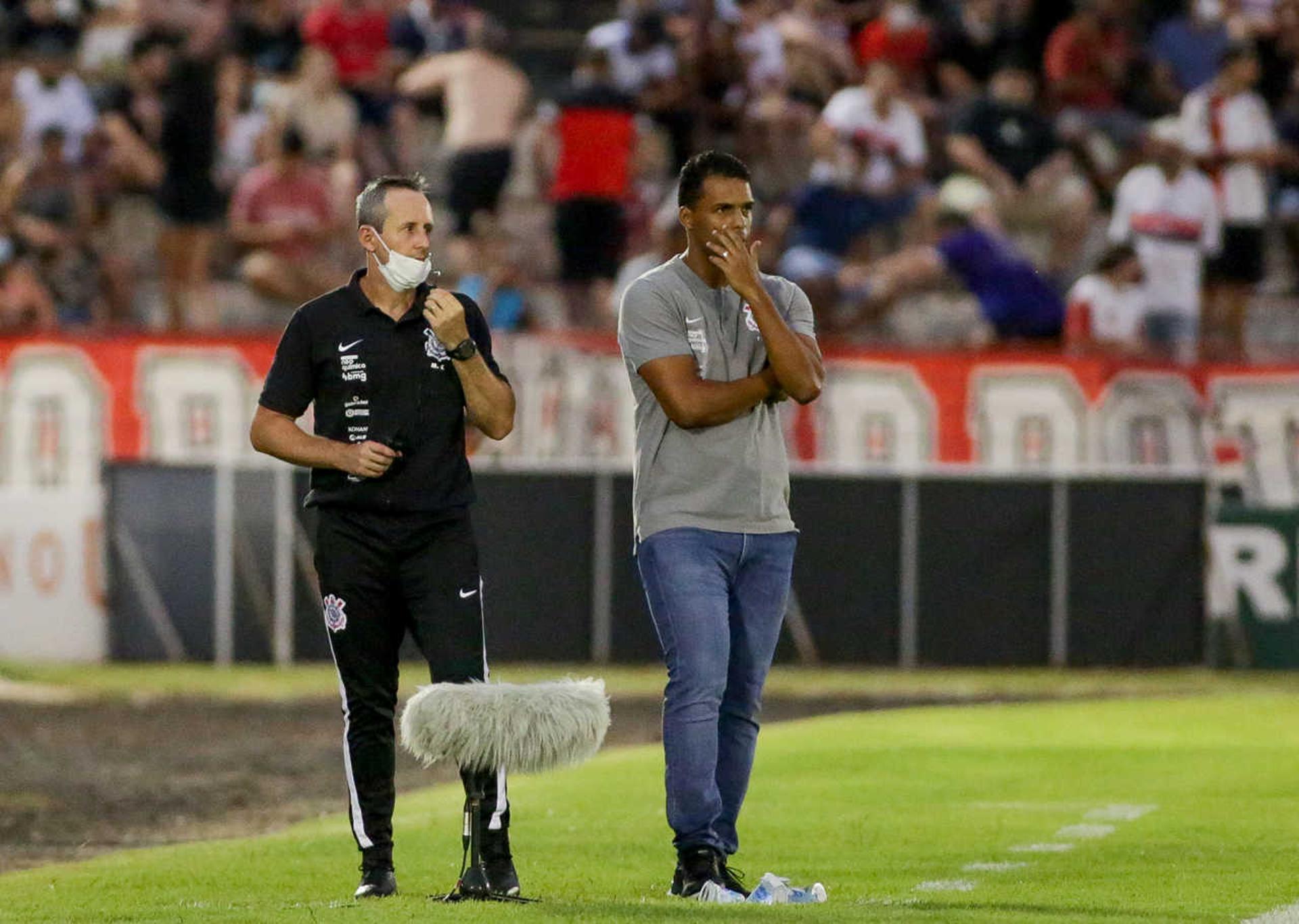 Fernando Lázaro - Botafogo-SP 1 x 1 Corinthians