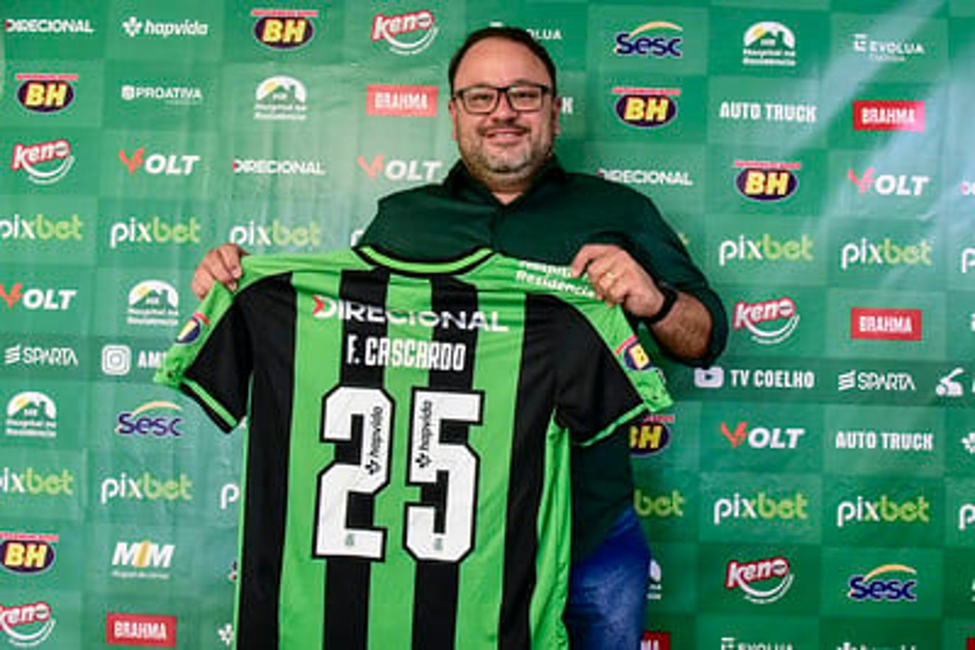 Fred Cascardo tem a missão de conduzir o futebol americano