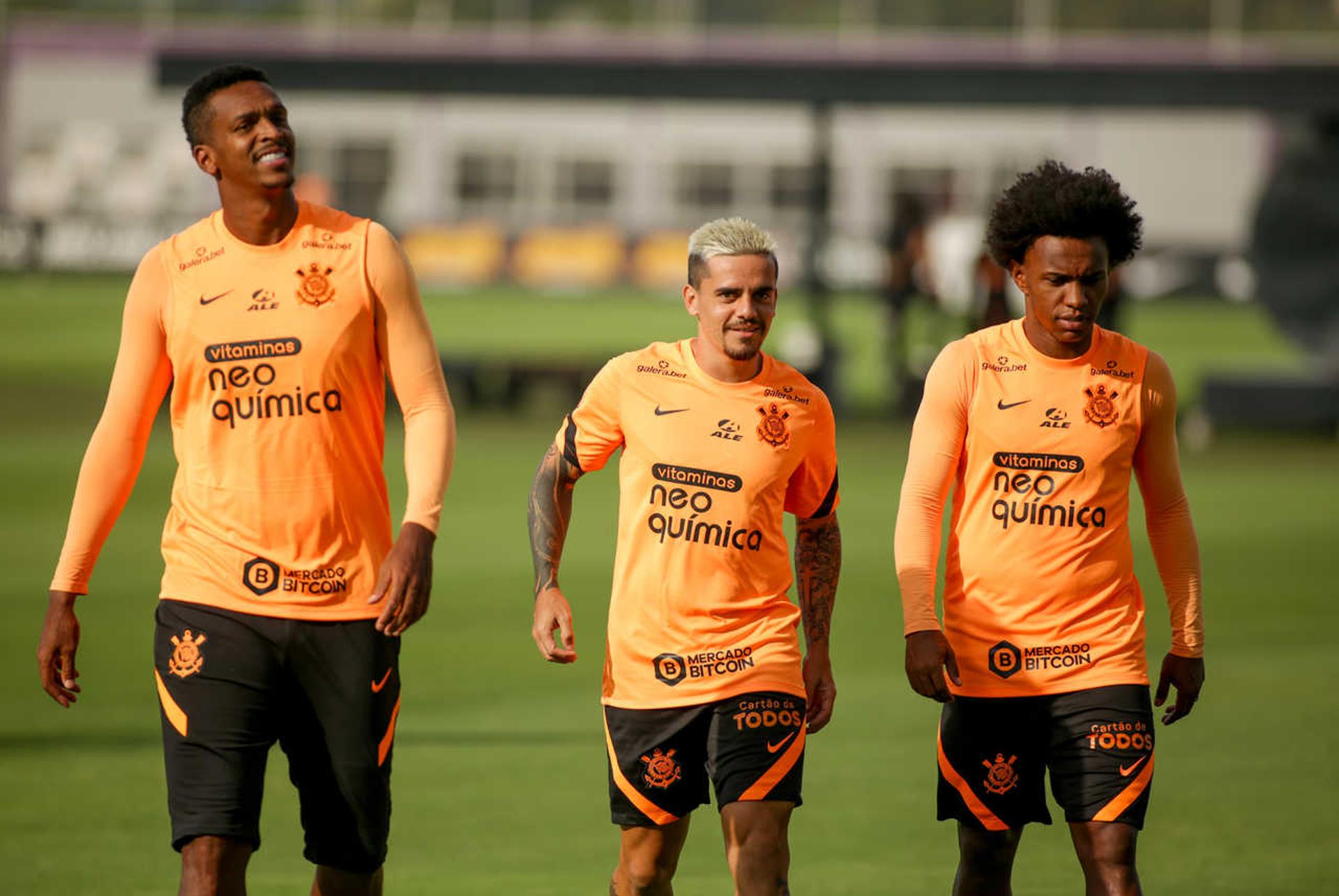 Treino Corinthians - Fagner, Willian e Jô