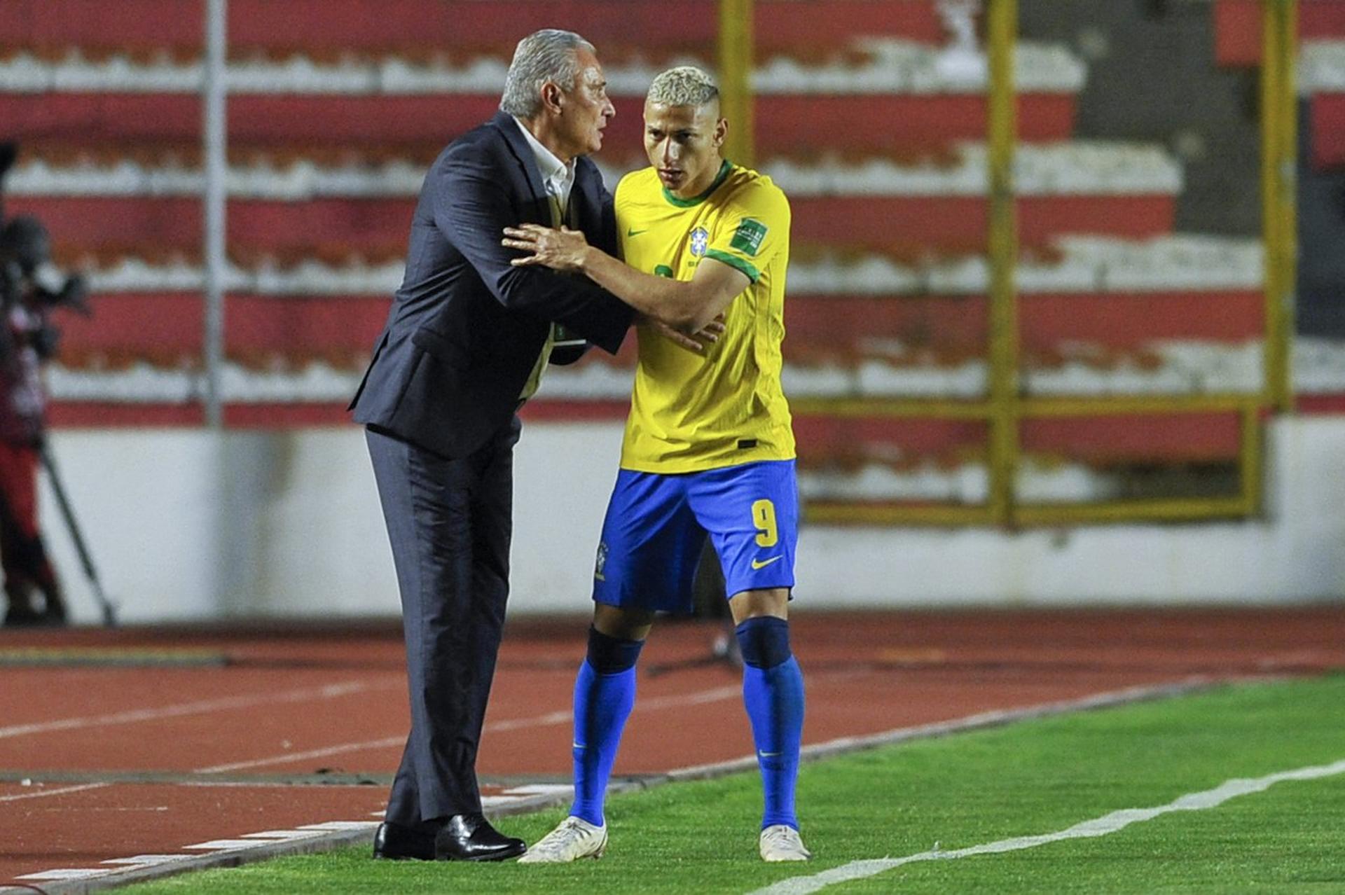 Bolívia x Brasil - Tite e Richarlison