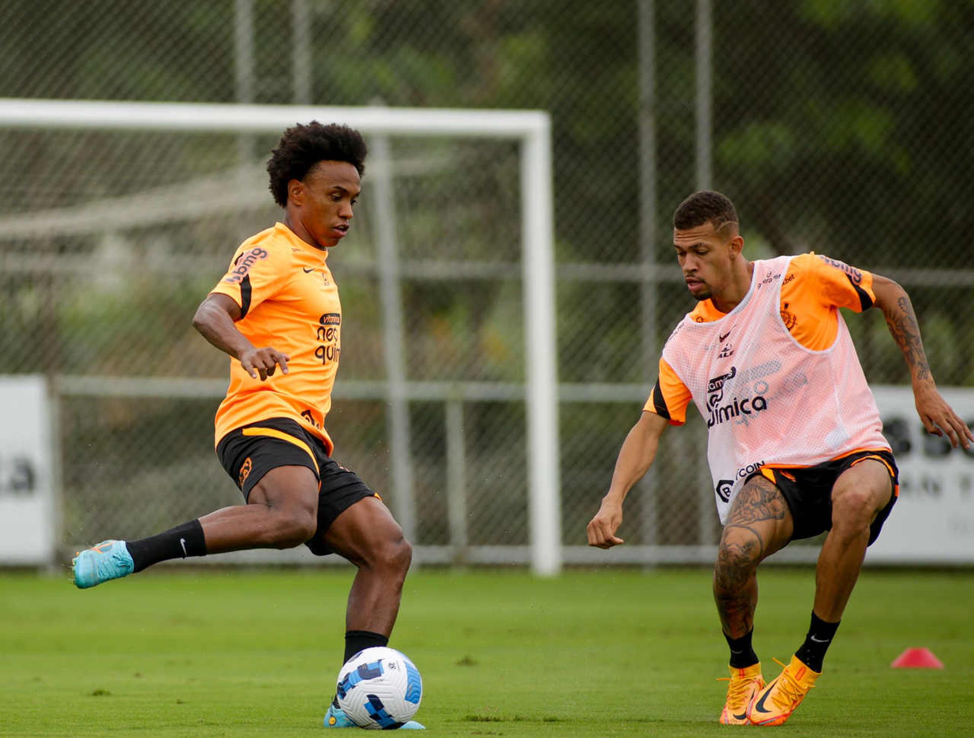 Treino Corinthians - João Victor e Willian