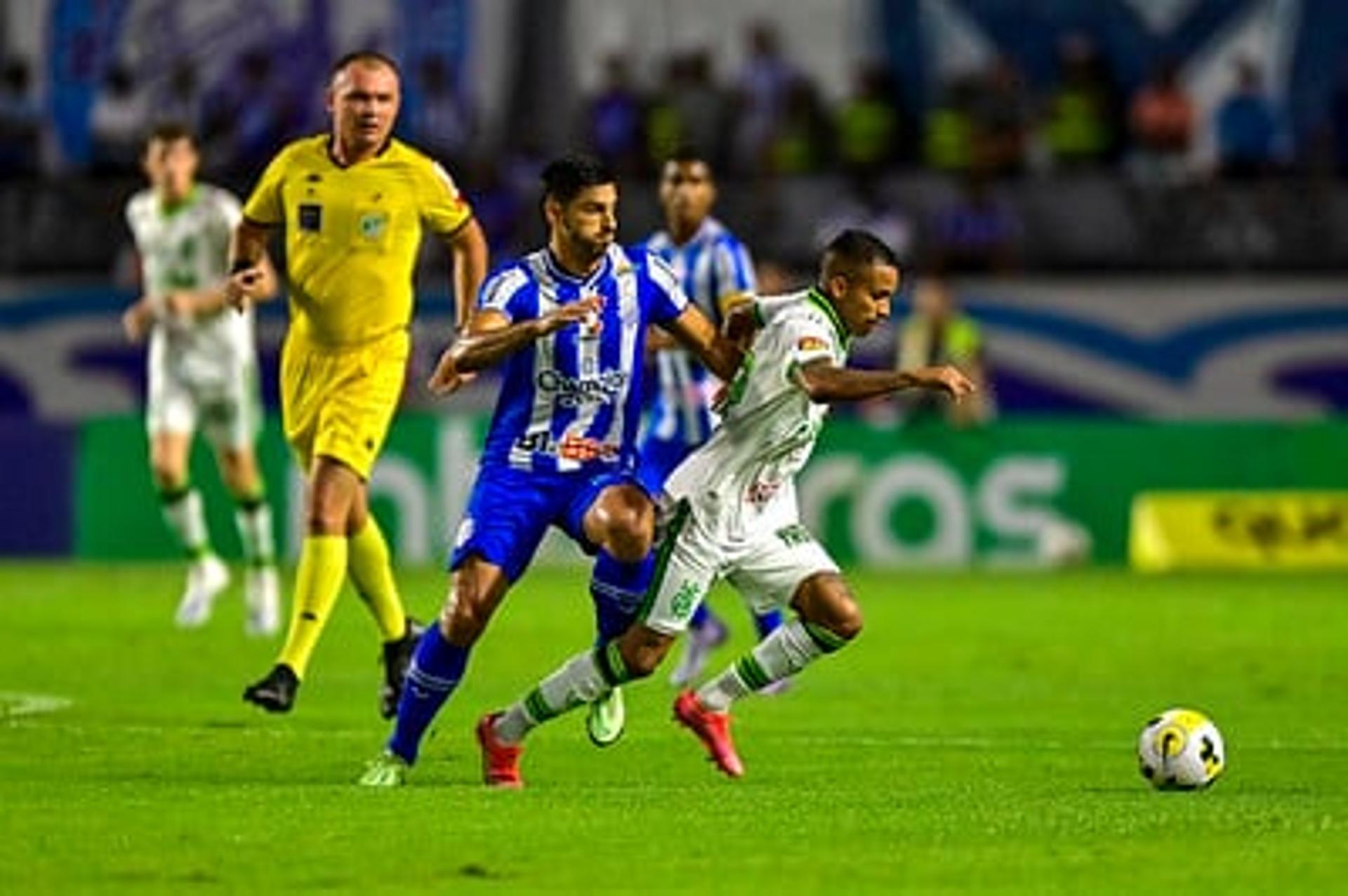 O América-MG foi superior contra os alagoanos e estão muito perto de jogar as oitavas de final da Copa do Brasil