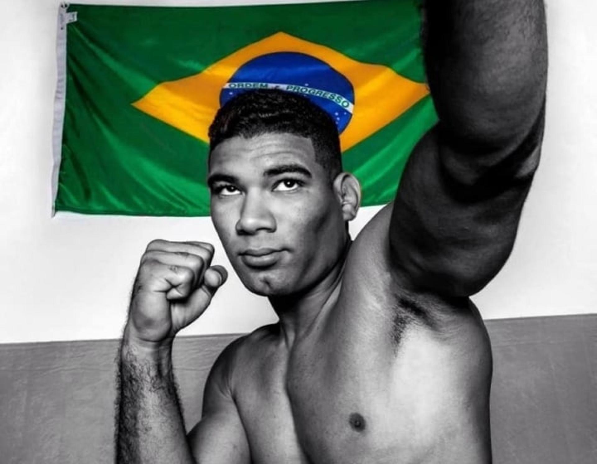 Herbert Burns está de volta aos treinos e planeja lutar em julho pelo UFC