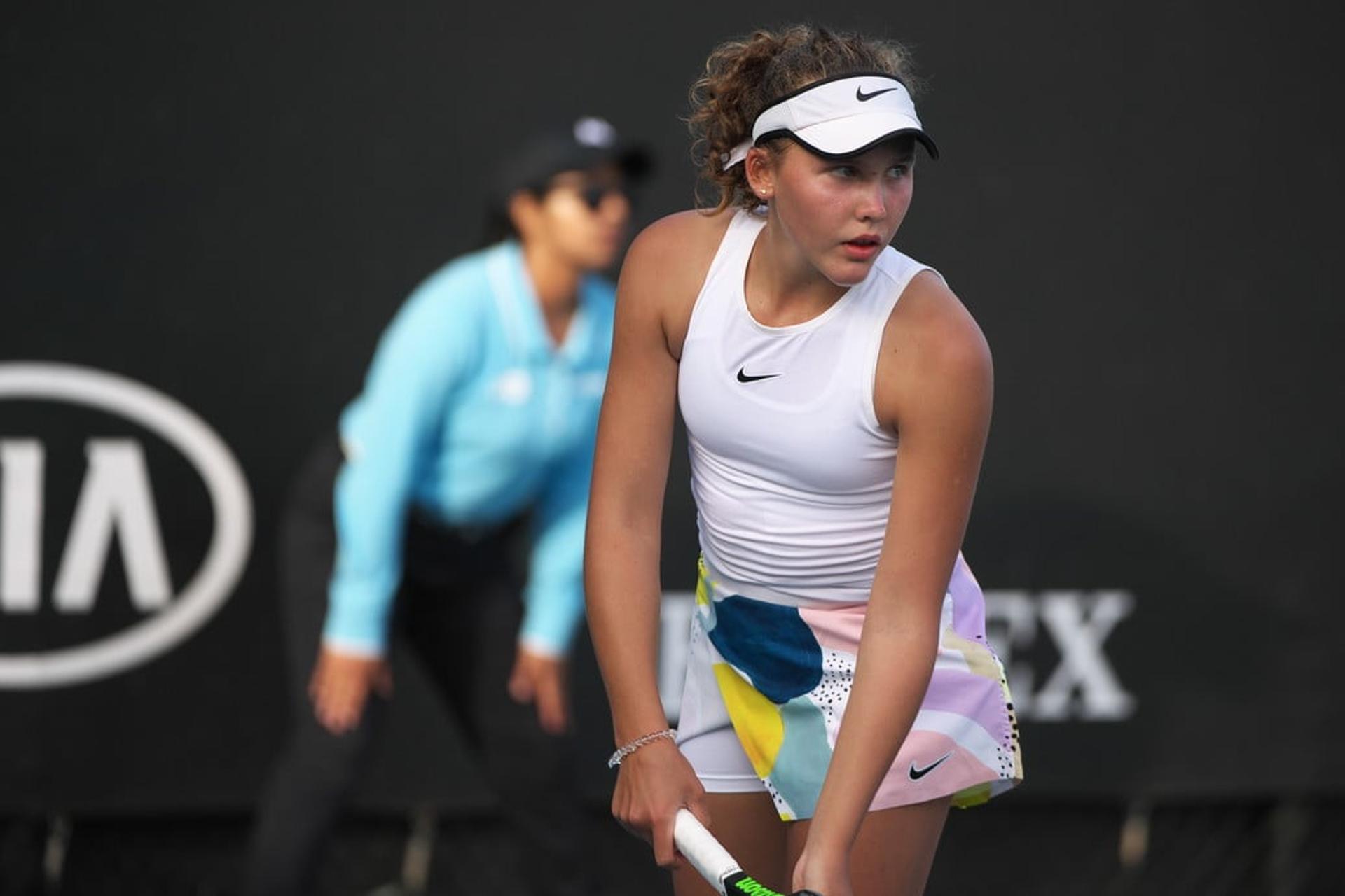 Erika Andreeva em ação pelo circuito juvenil