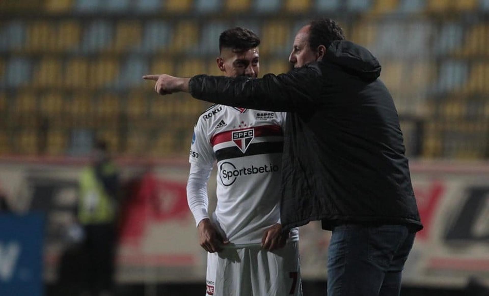 Everton-CHI x São Paulo - Rogério Ceni e Rigoni