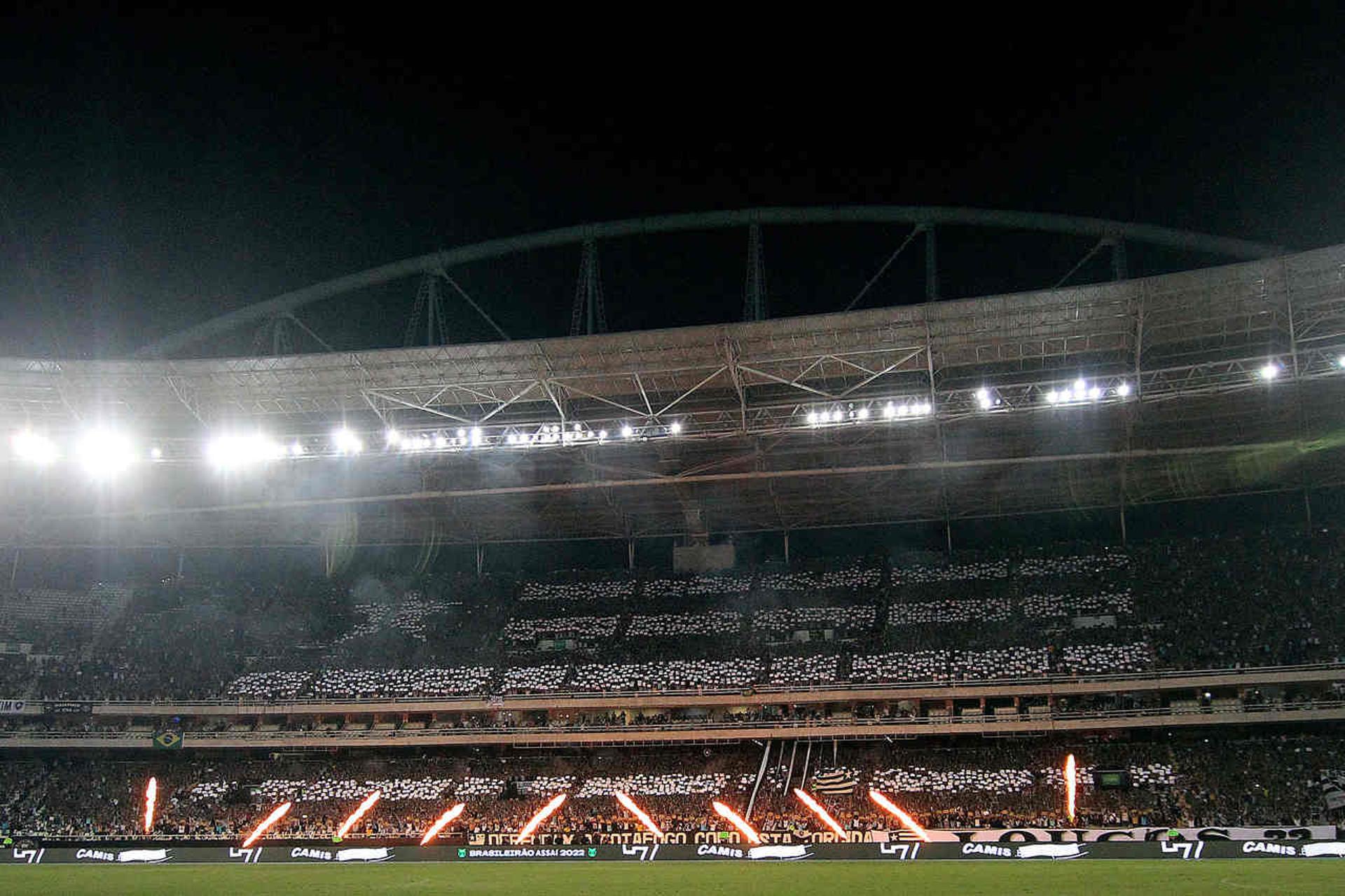 Mosaico Botafogo no Nilton Santos - Botafogo x Fortaleza