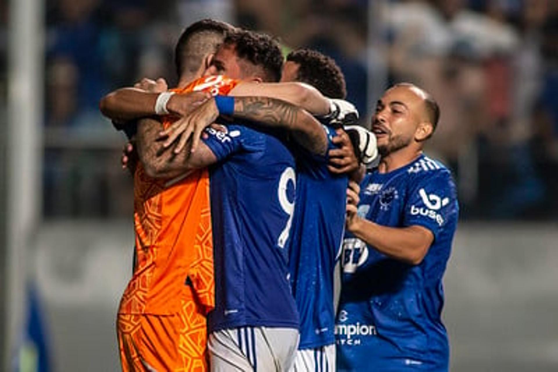 Na ponta da tabela da Segunda Divisão, Cruzeiro também está classificado na Copa do Brasil