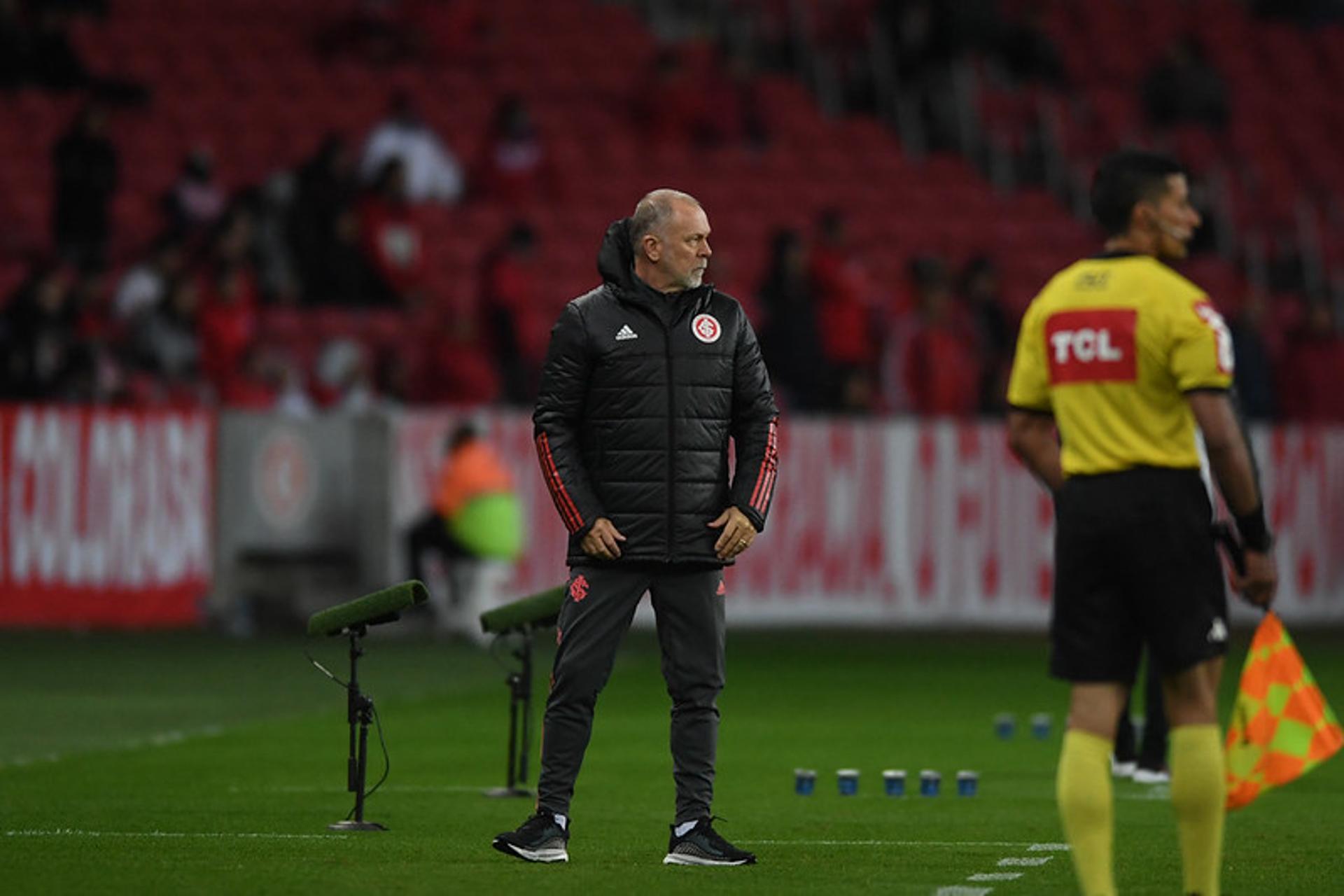 Internacional x Atlético-Go - Mano Menezes