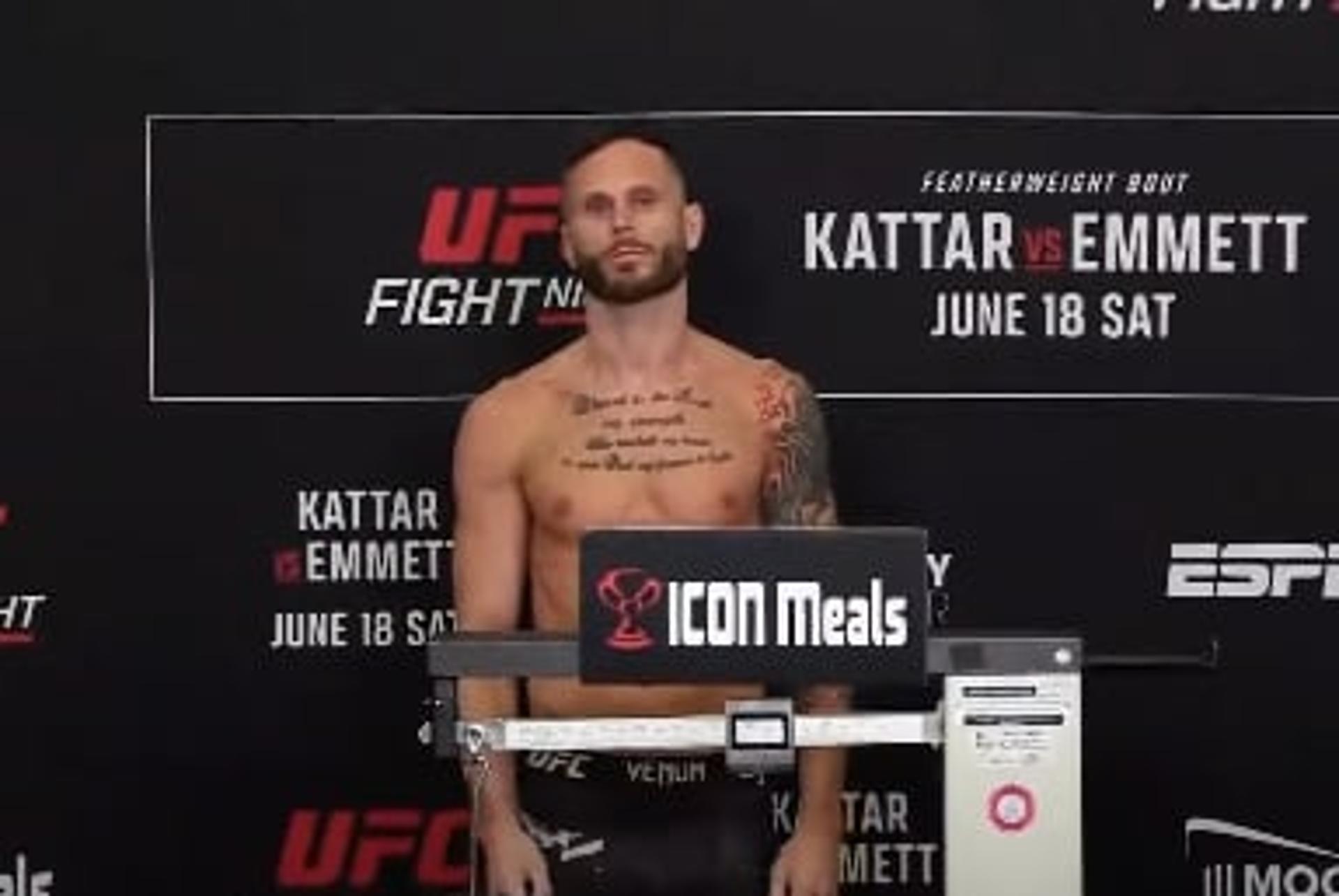 Kelly não conseguiu bater o peso e foi multado no UFC Austin (Foto: Reprodução/YouTube)