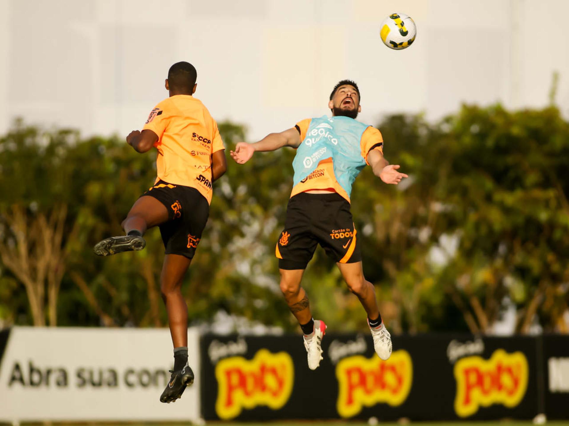 Treino Corinthians - Robert Renan e Bruno Méndez