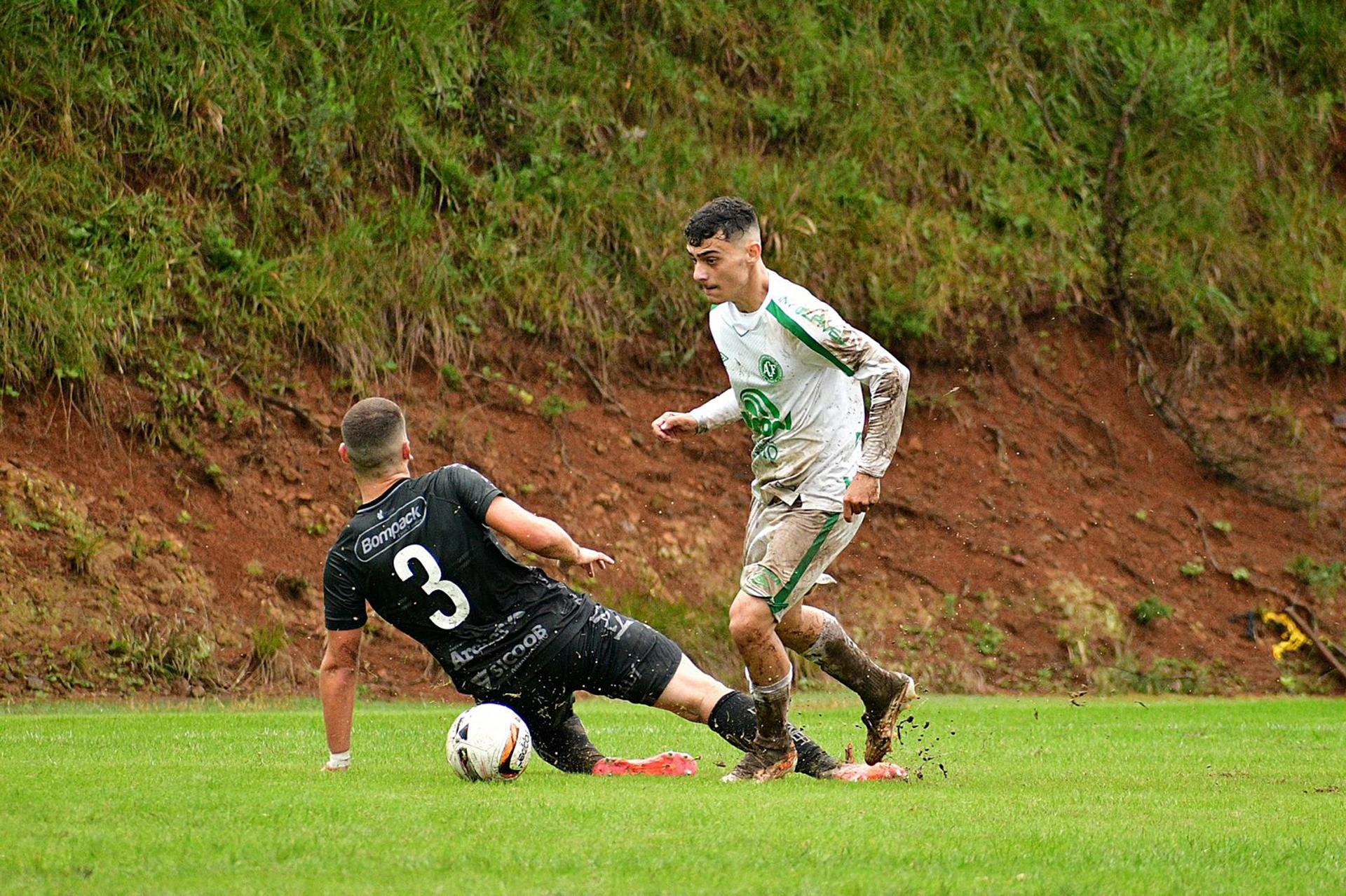 Cacá - Chapecoense