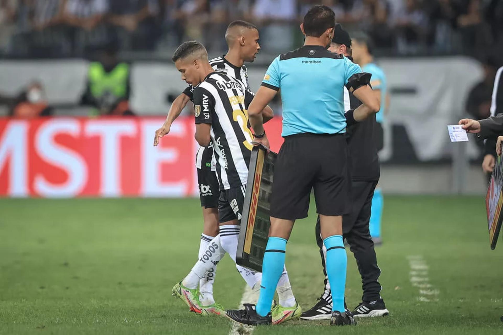 Pedrinho entrou no segundo tempo da partida