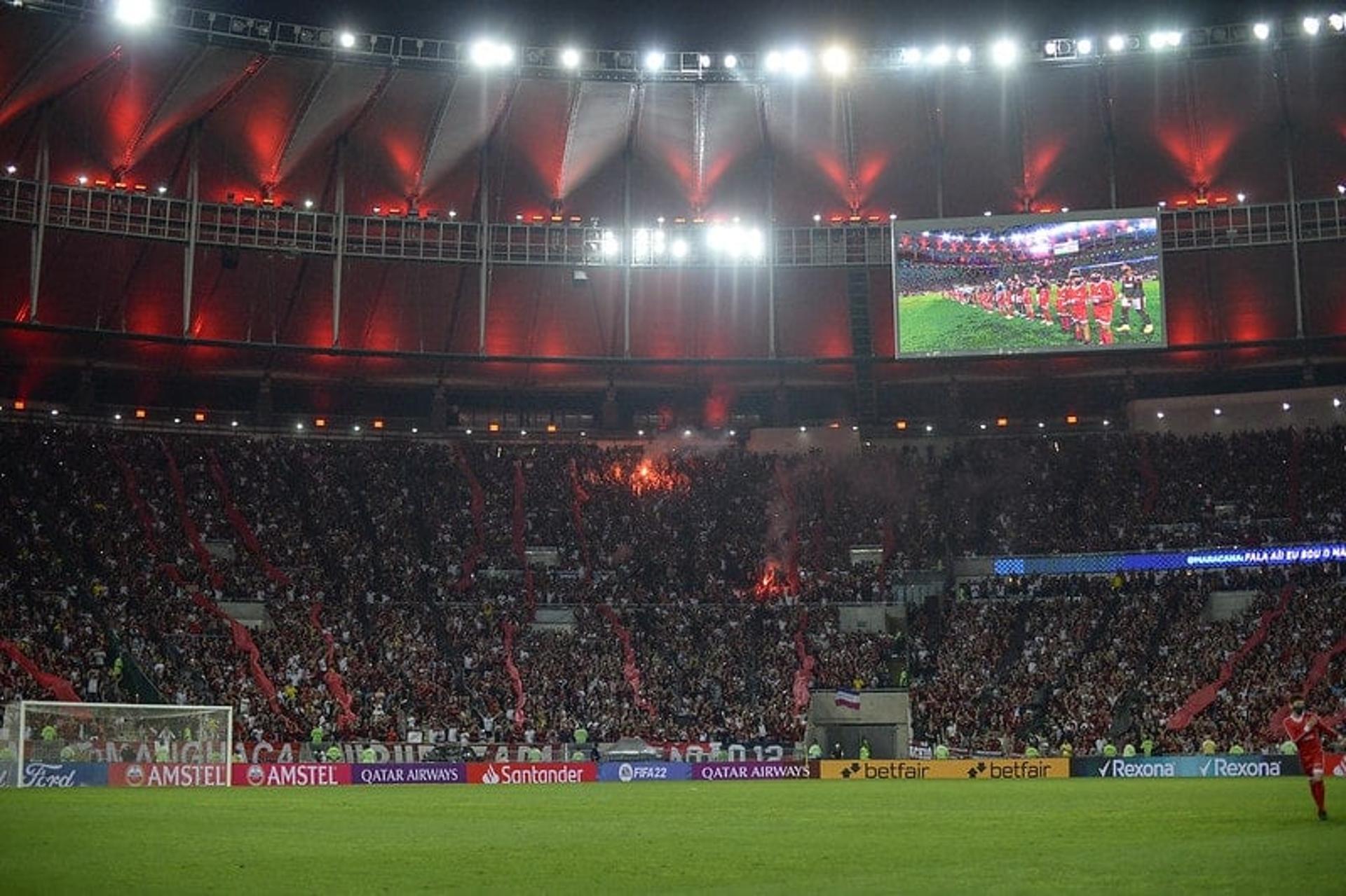 Flamengo Corinthians - Torcida Sinalizador Maracanã