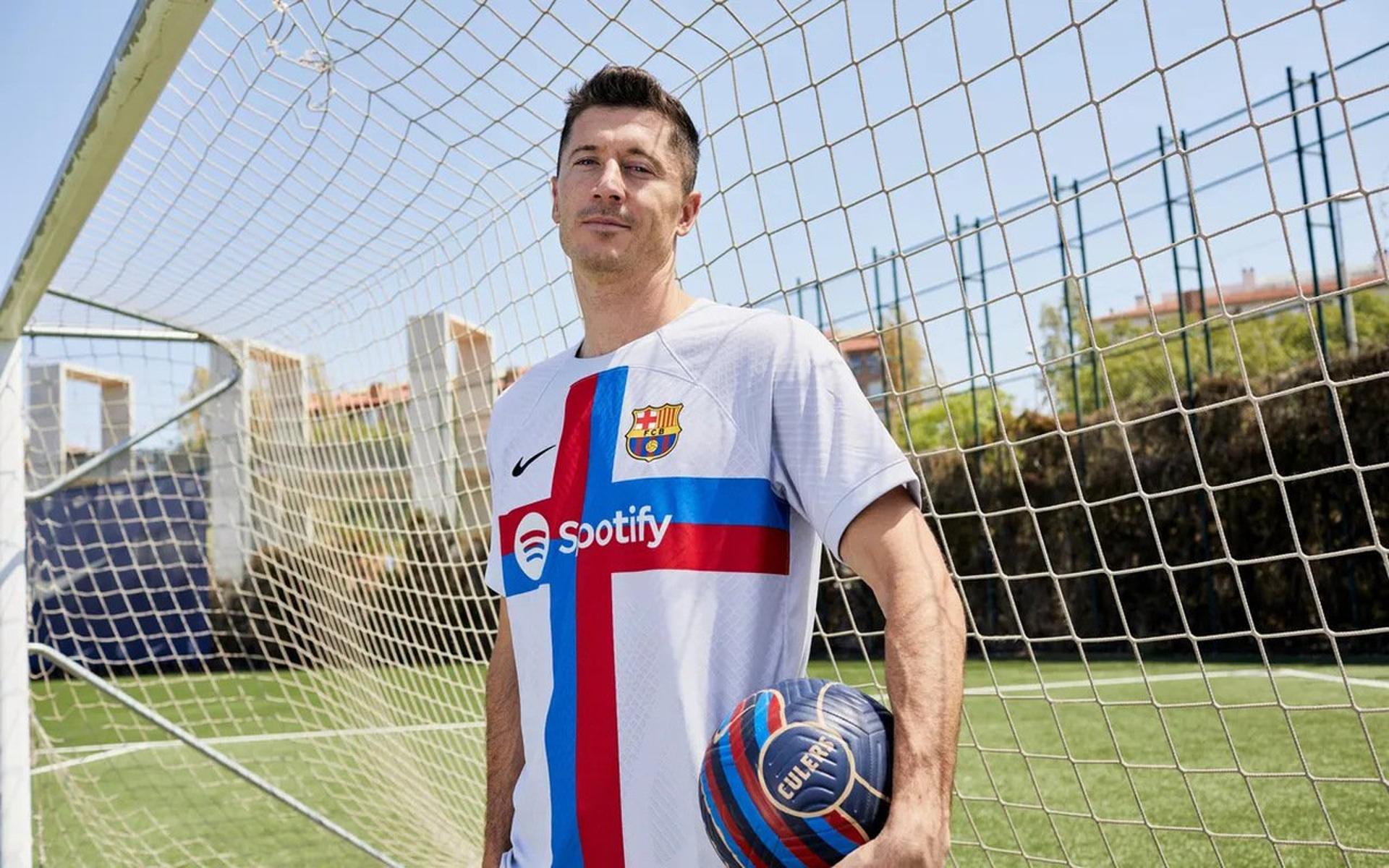 Lewandowski - 3º uniforme do Barcelona