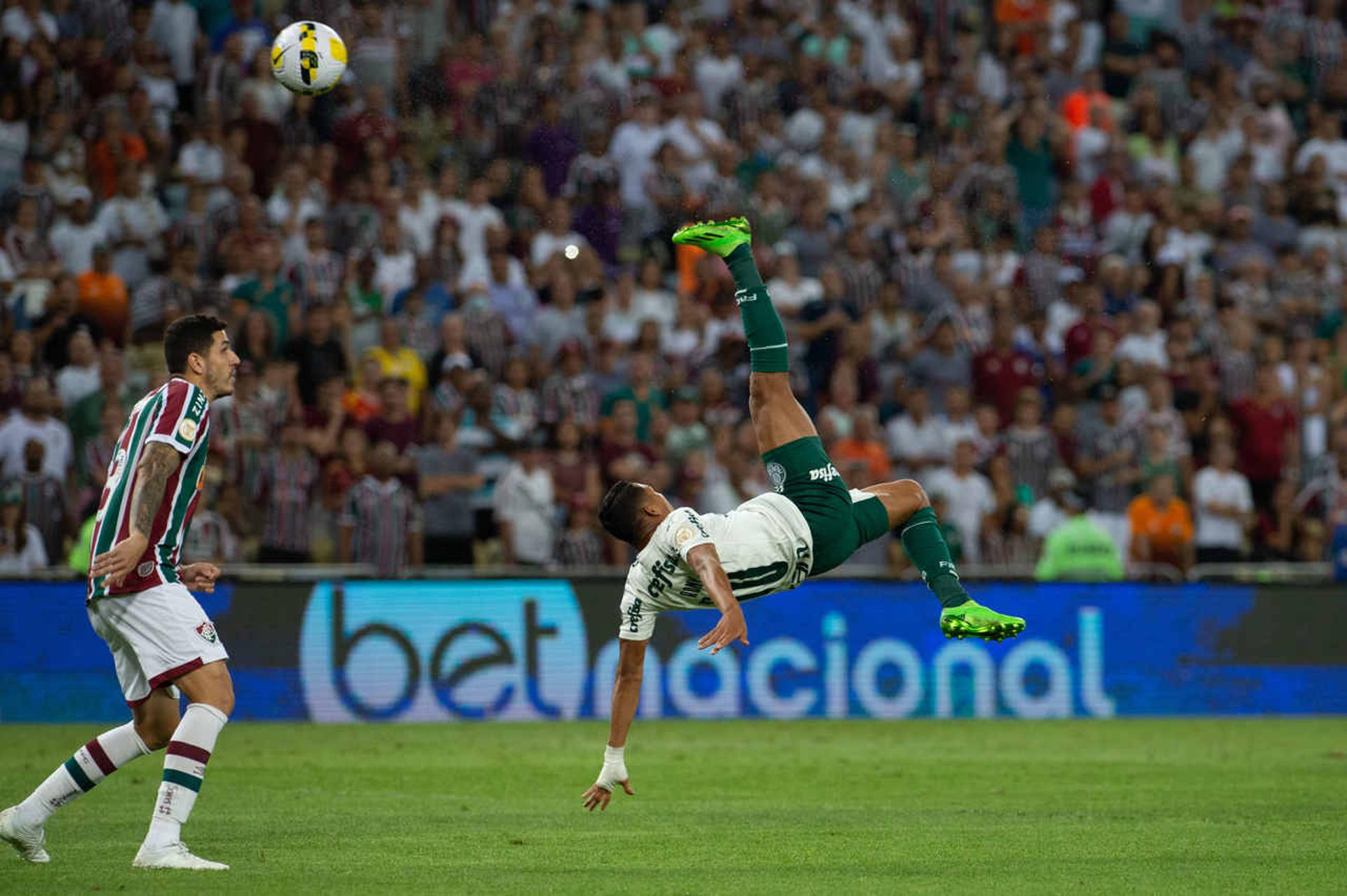 Rony gol de bicicleta