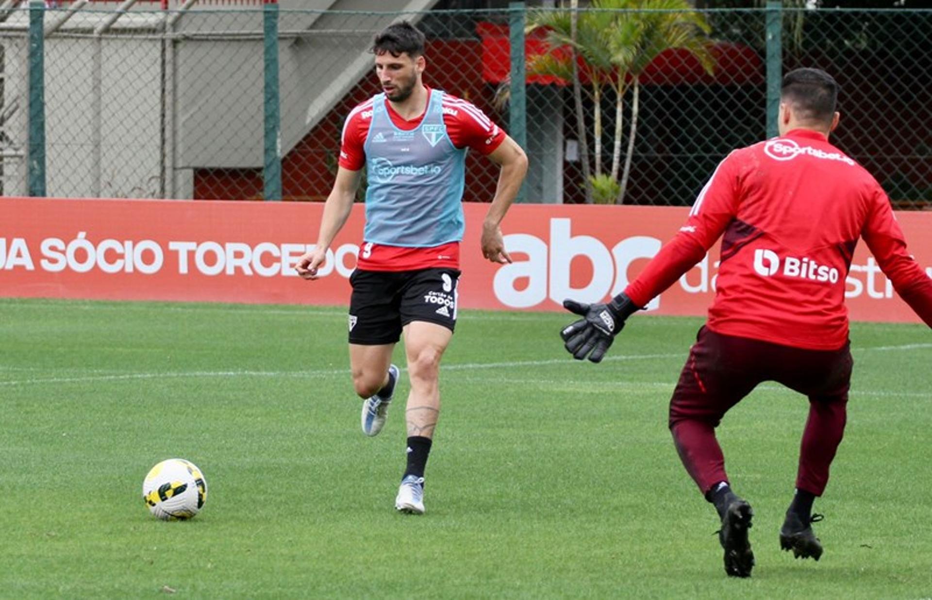 Calleri - treino São Paulo