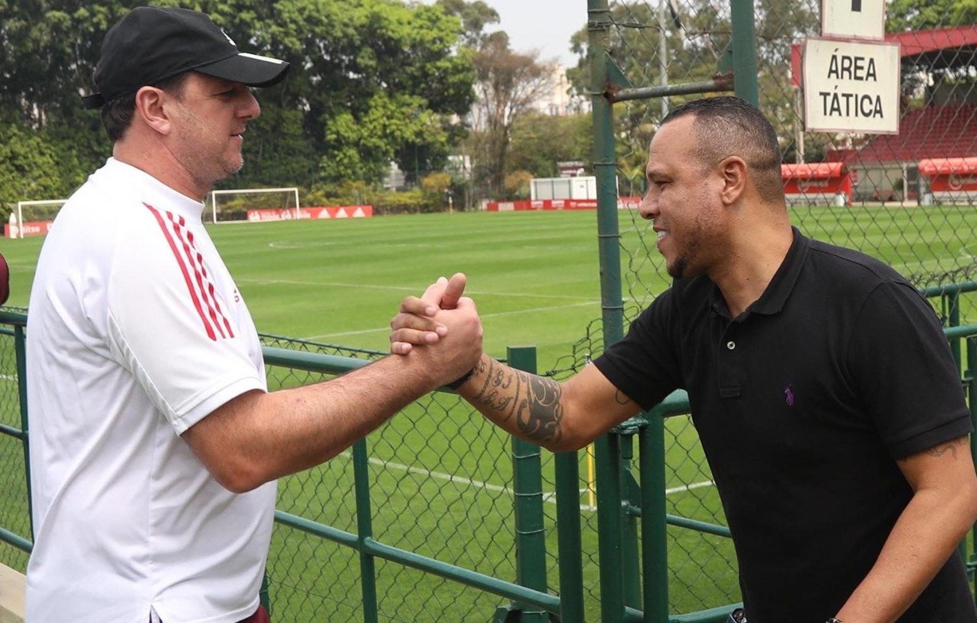 Luis Fabiano e Rogério Ceni