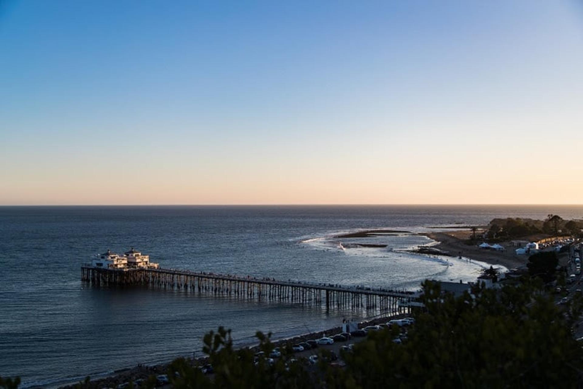 Vista panorâmica do local do evento em Malibu, na Califórnia, onde acontecerá a decisão dos títulos mundiais de Longboard