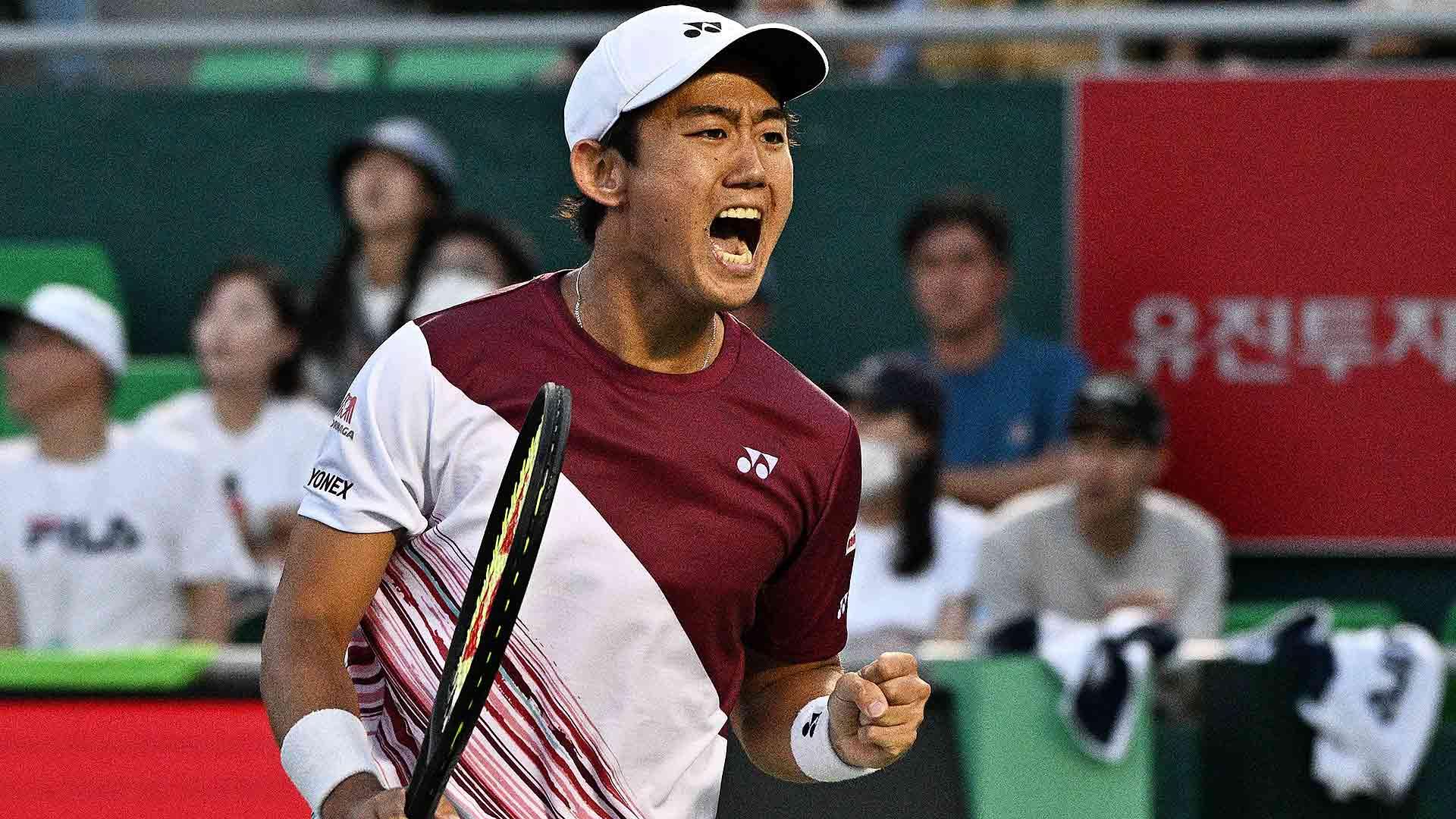 Yoshihito Nishioka vibra em vitória sobre Casper Ruud em Seul