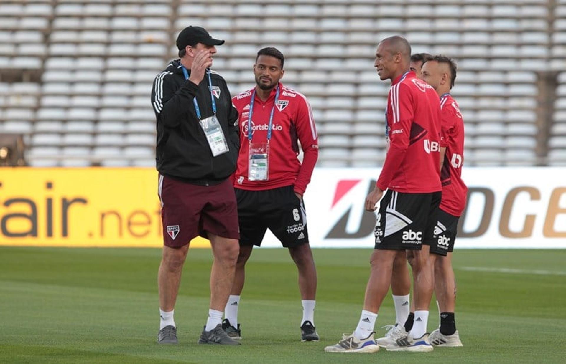 Rogério Ceni reconhecimento gramado Córdoba