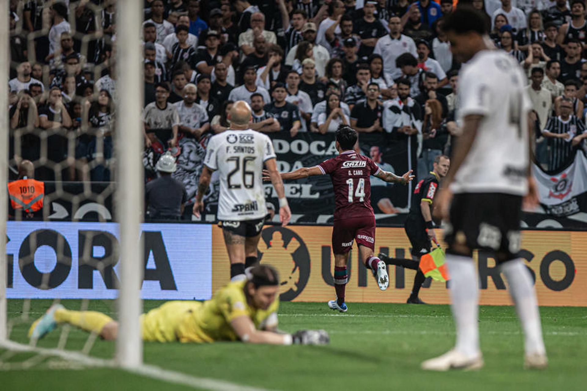 Corinthians x Fluminense - Cano