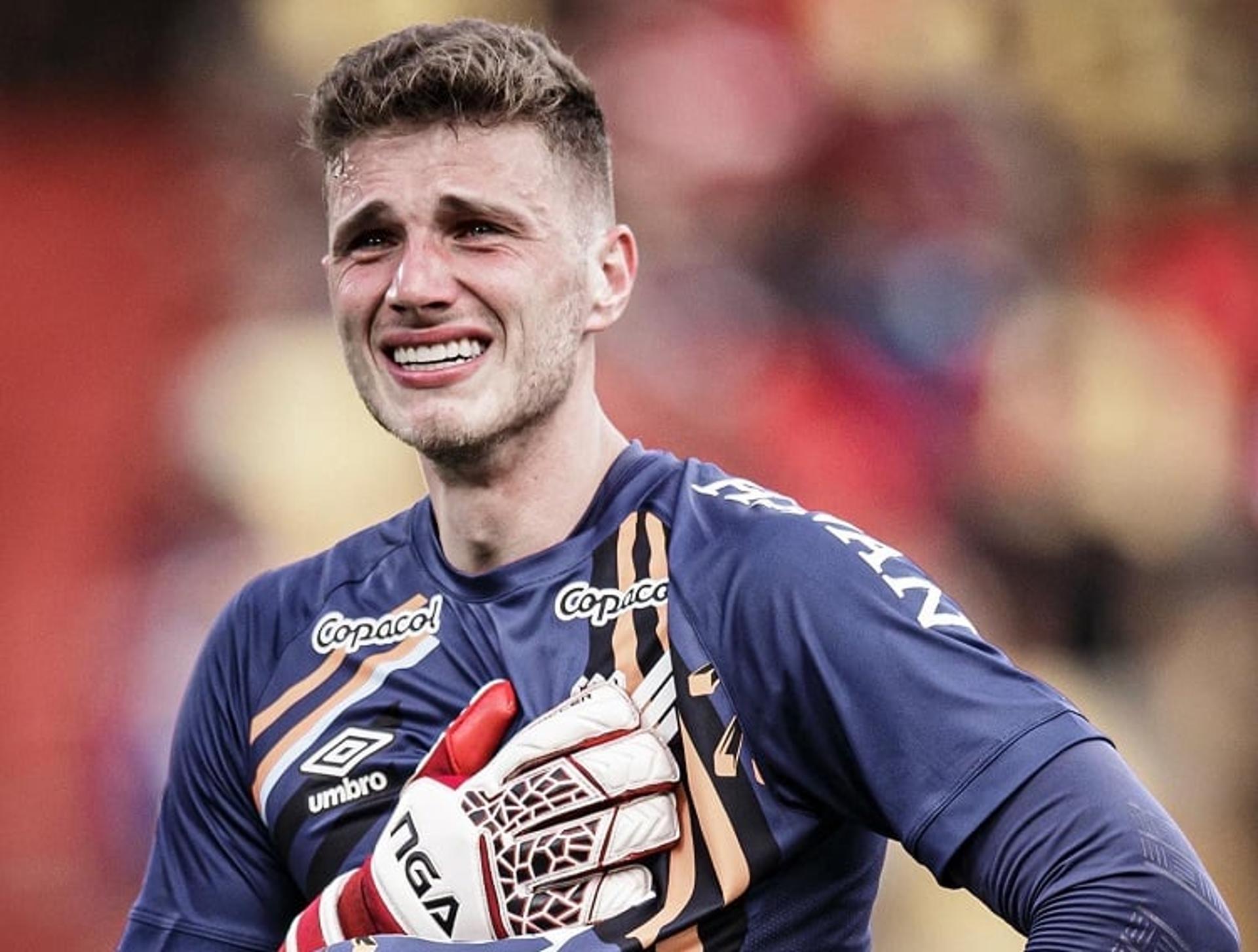 Bento chorando após derrota na final da Libertadores