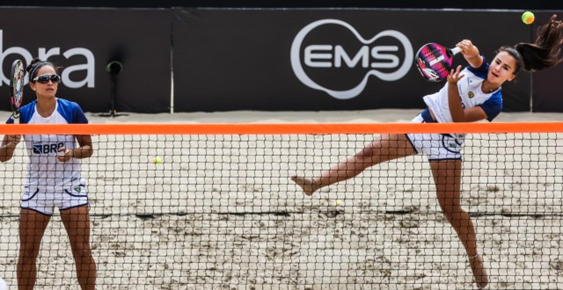 Vitória Marchezini e Marcela Vita no Mundial em Copacabana