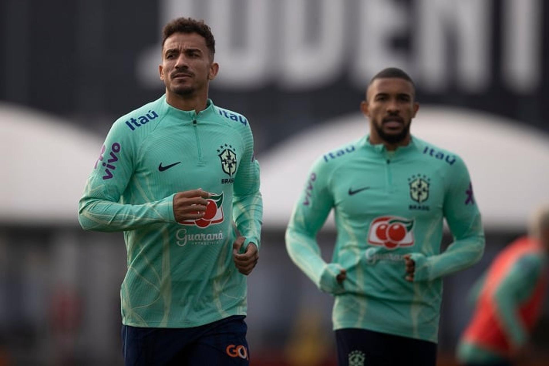 Danilo - Treino Seleção Brasileira