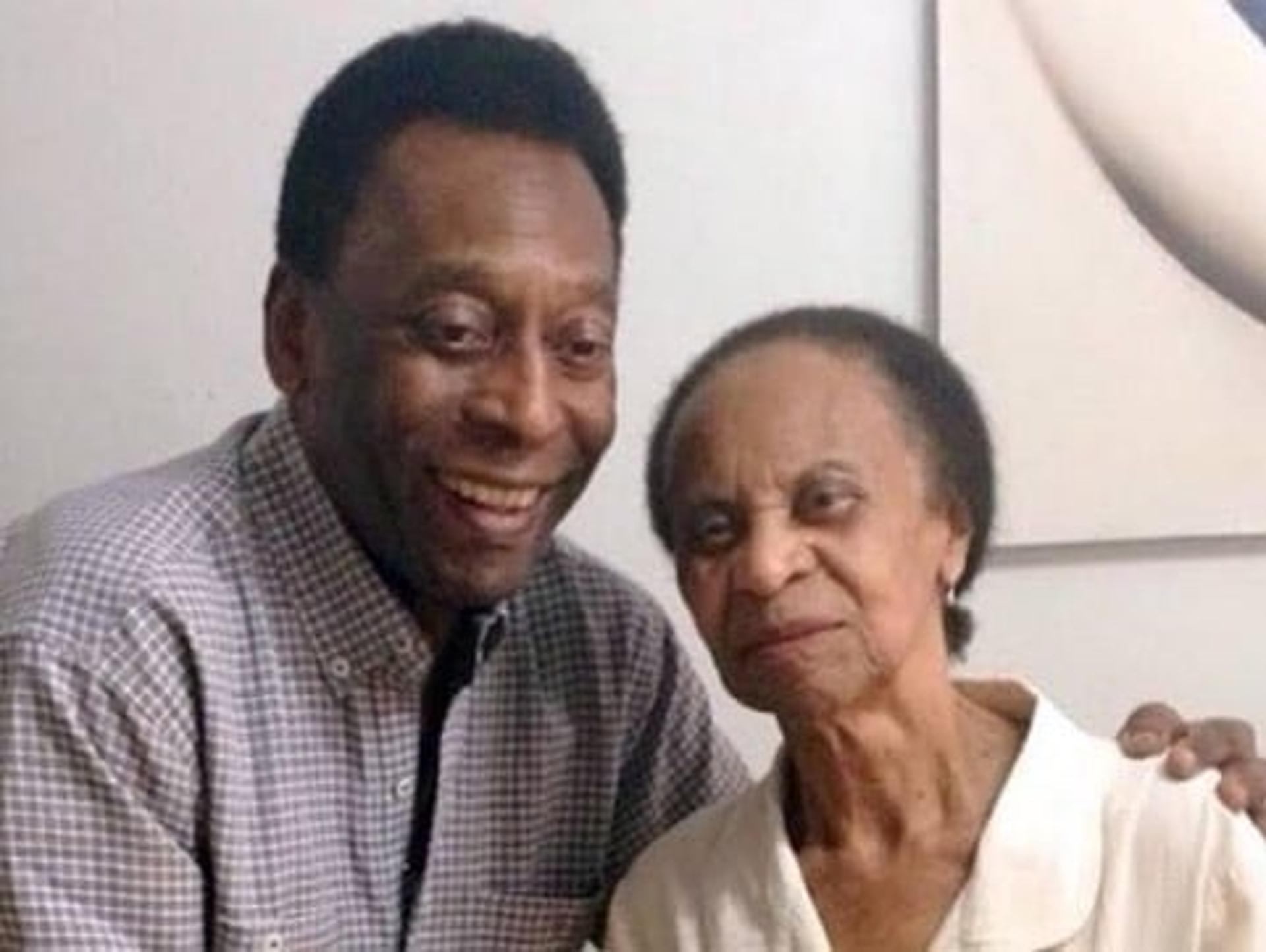 Pelé e mãe