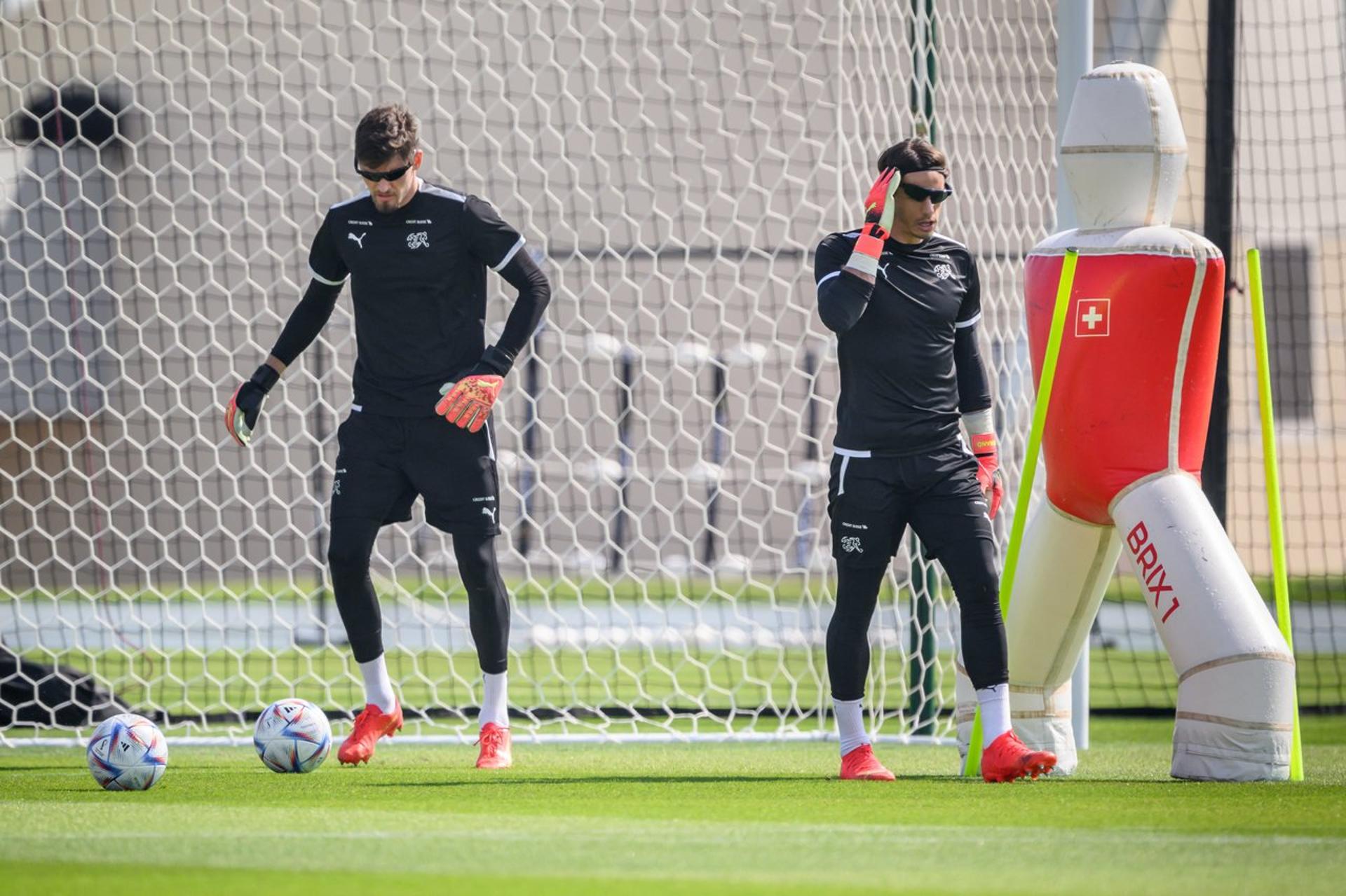 Gregory Kobel e Yann Sommer - goleiros da Suíça