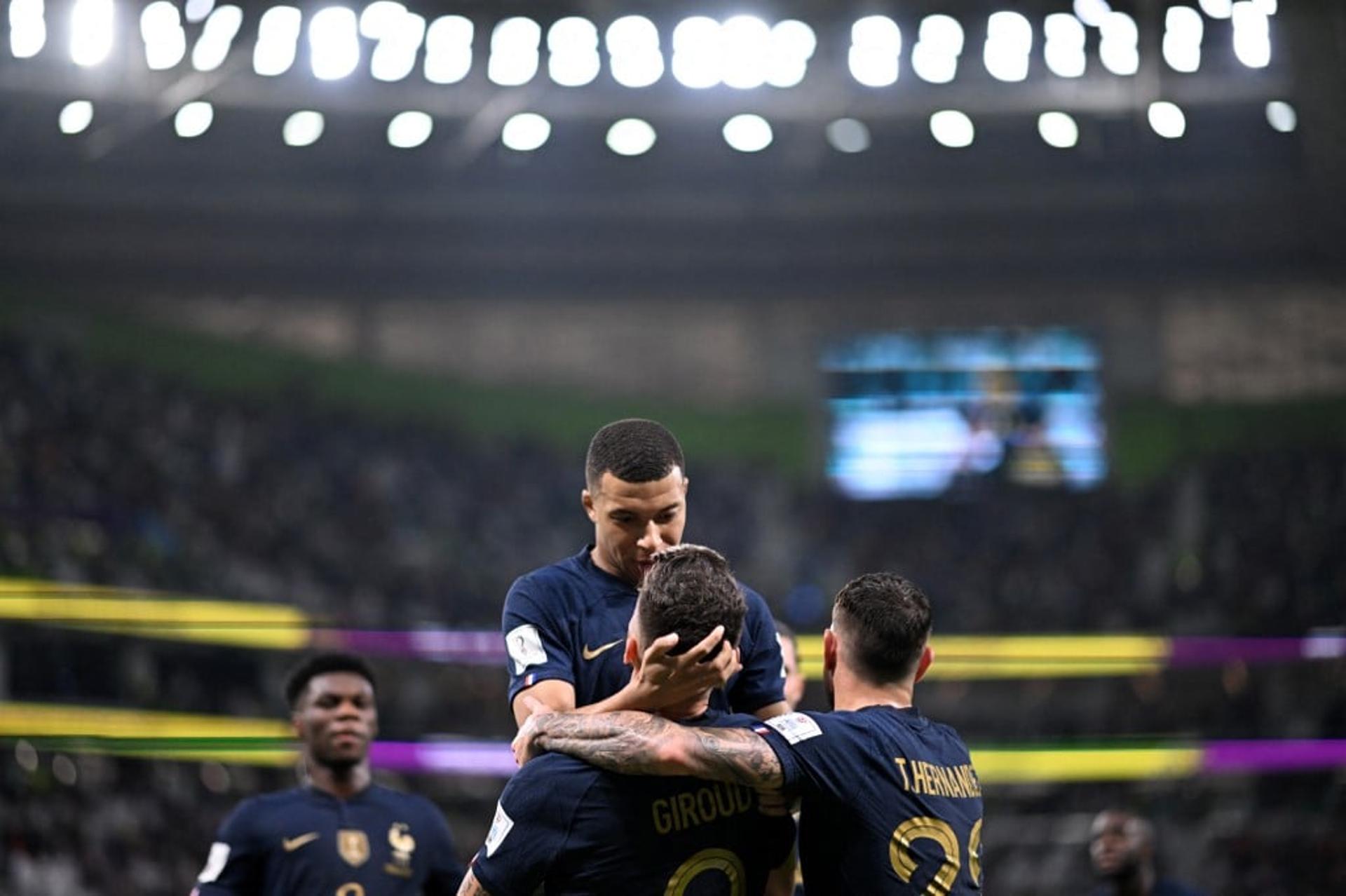 Mbappé e Giroud - Copa do Mundo França