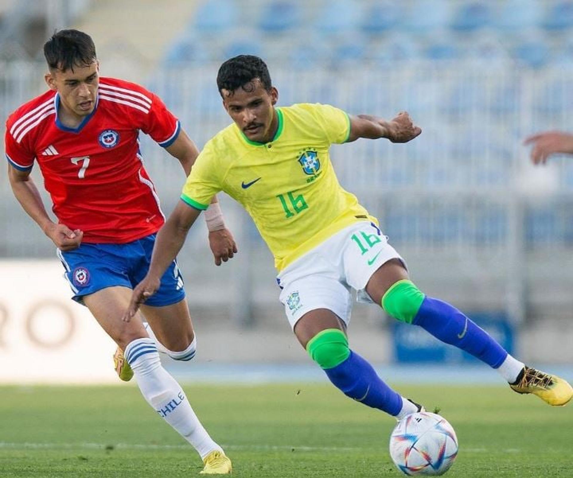 Lateral-esquerdo foi destaque do Cruzeiro na reta final da Série B de 2022