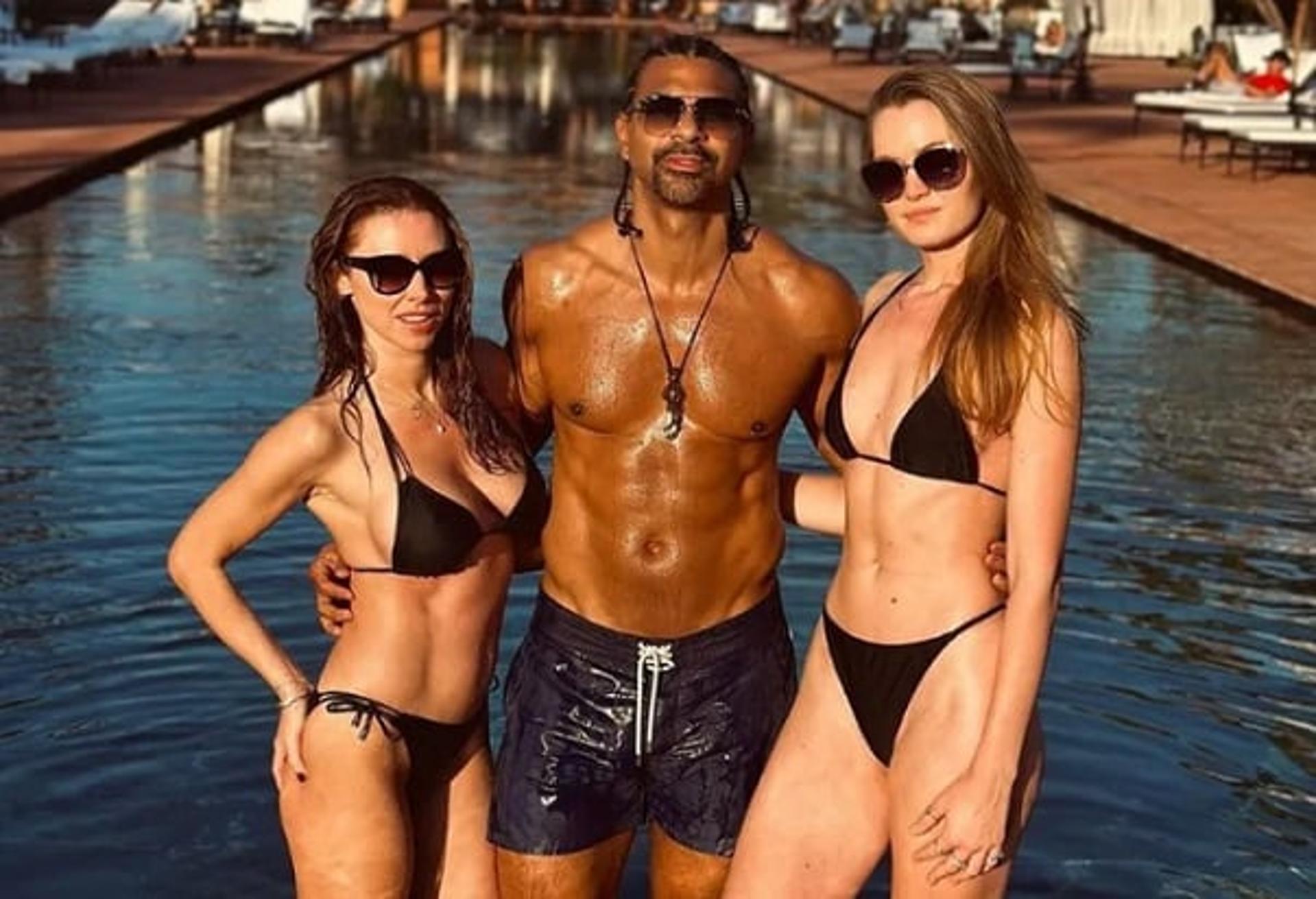 David Haye vive trisal com cantora e modelo