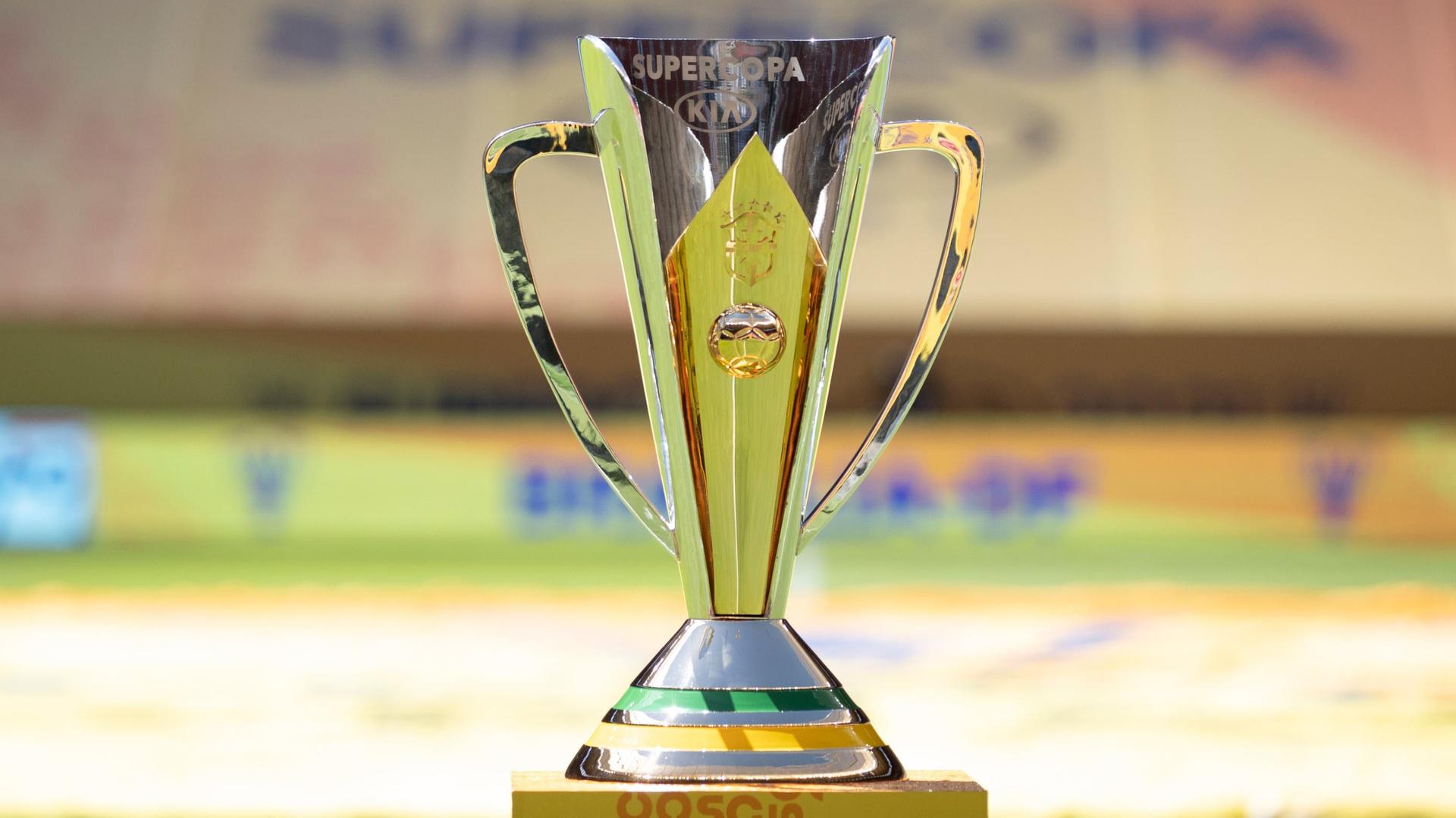 Foto Taça Supercopa Brasil