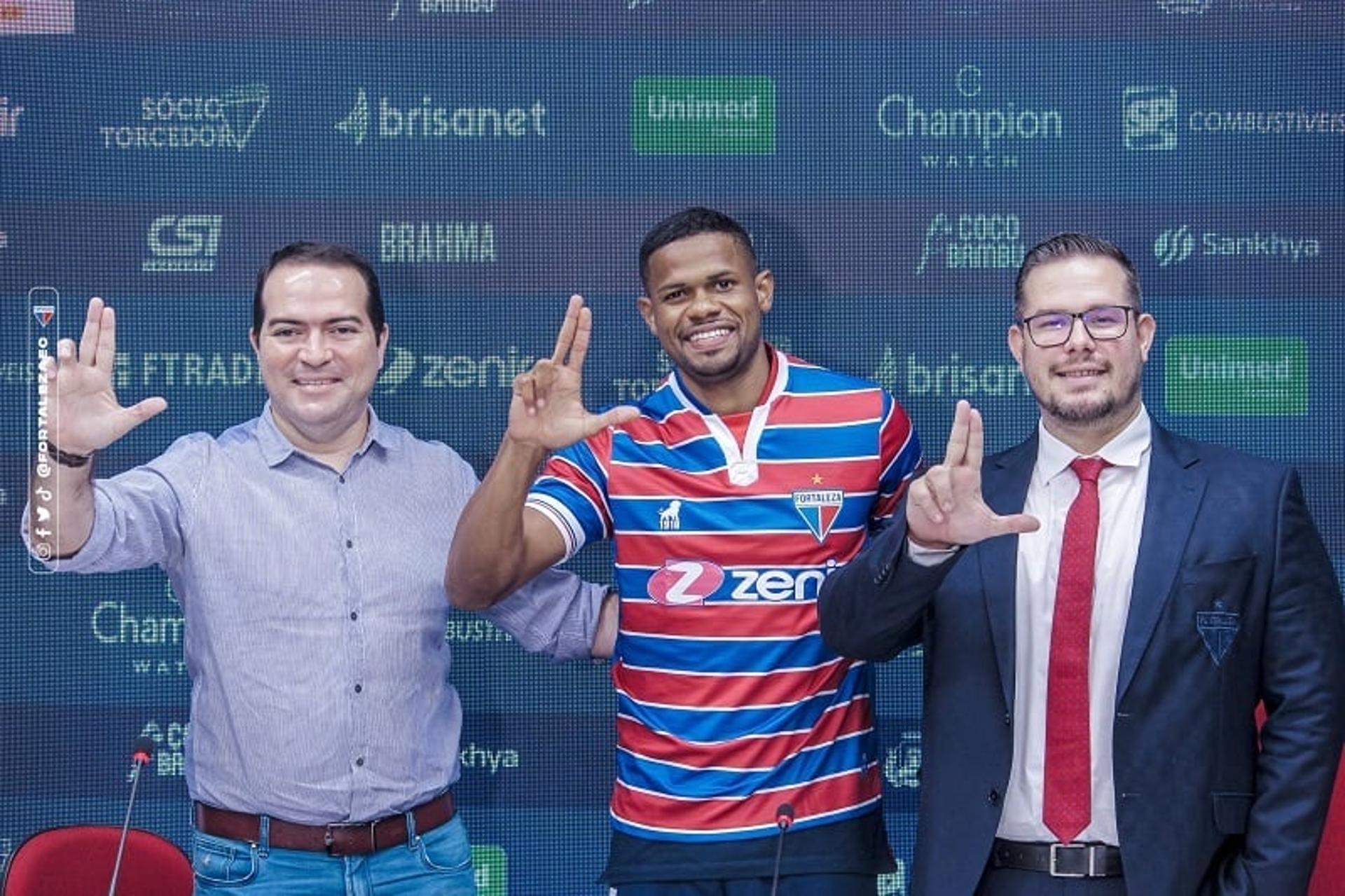 Apresentação de Júnior Santos no Fortaleza