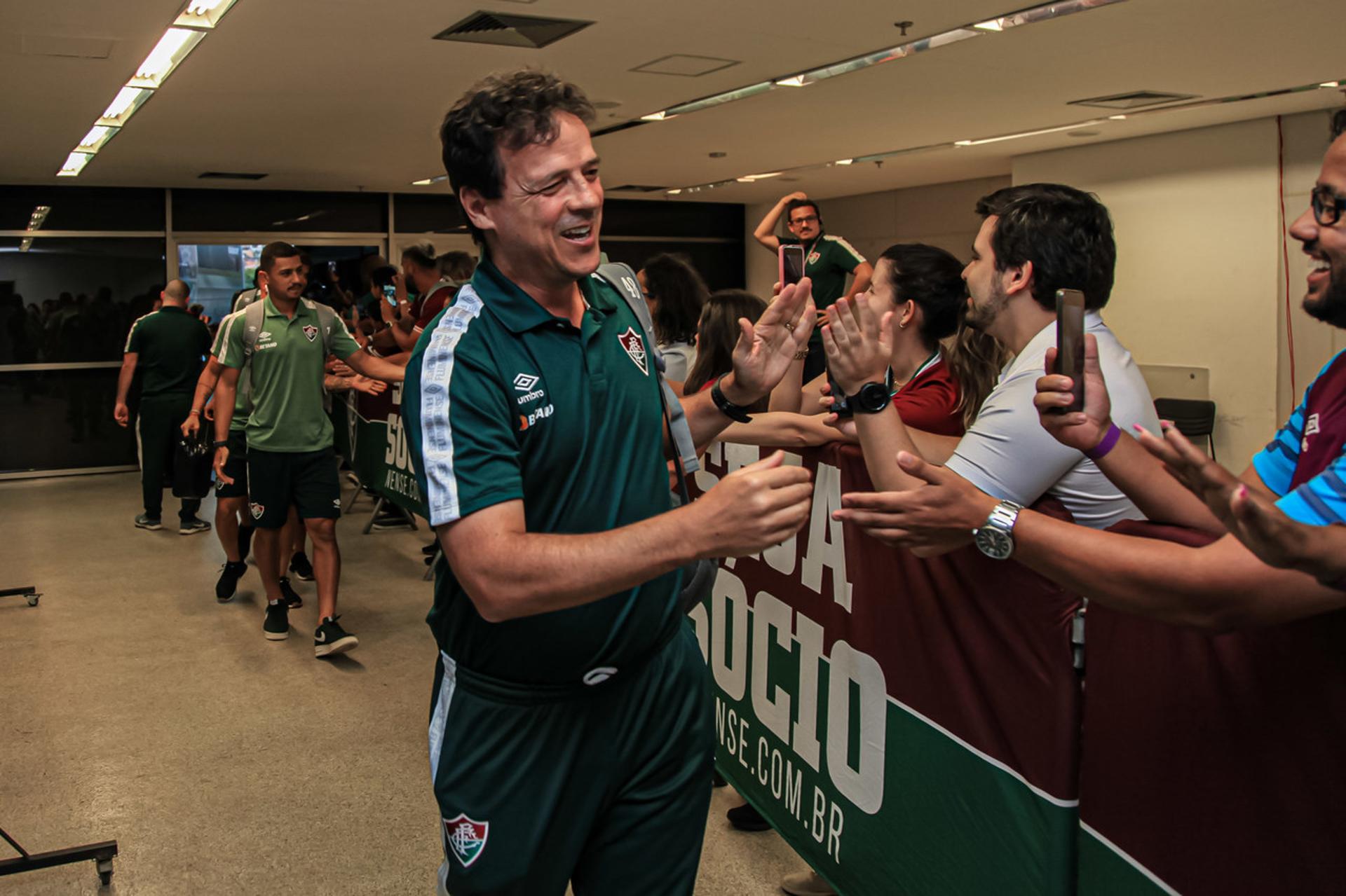 Fluminense x Botafogo - Fernando Diniz na chegada ao estádio