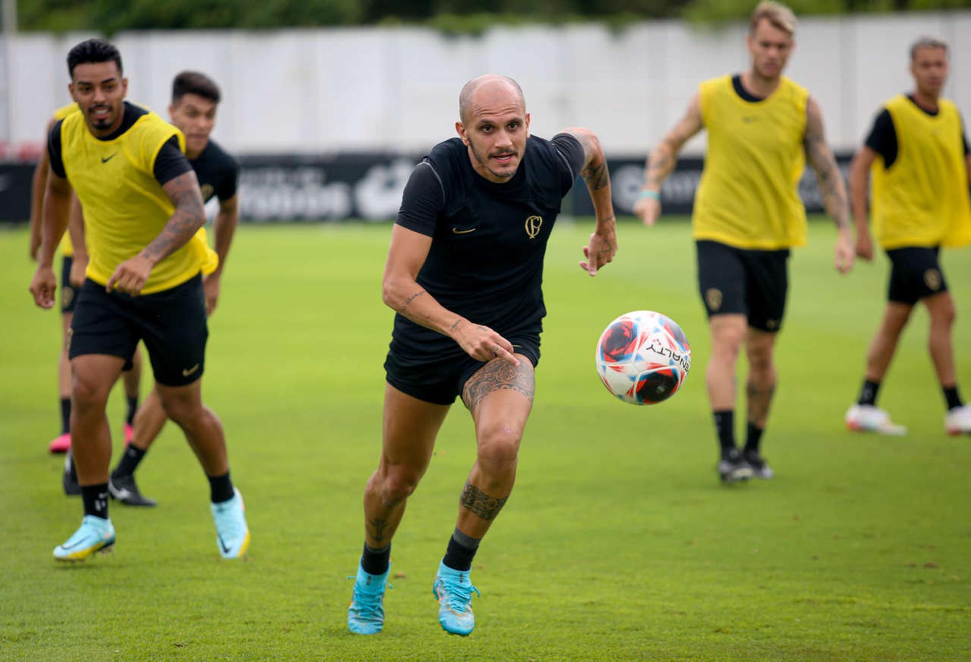 Fábio Santos - Treino Corinthians 03/02