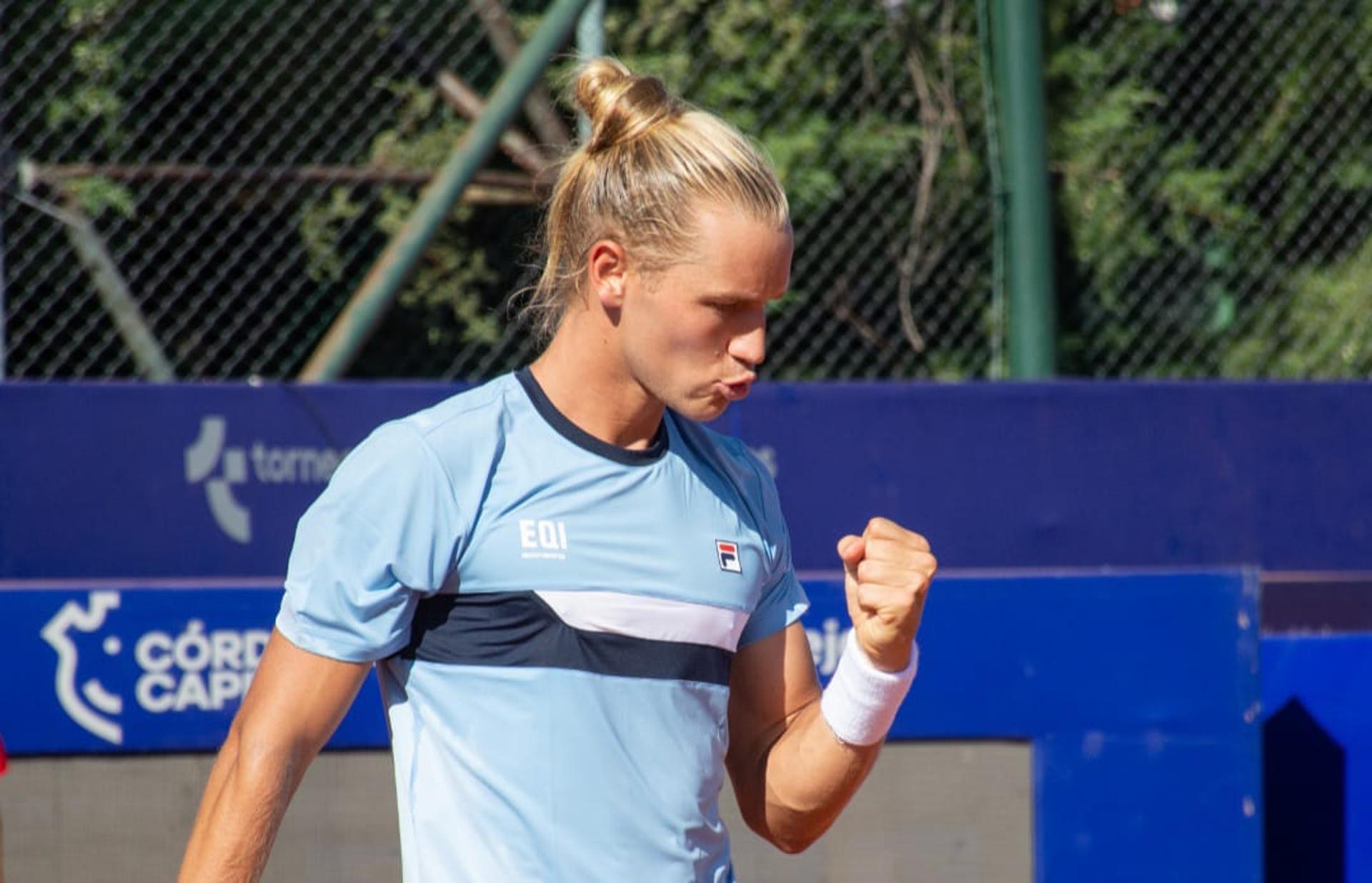 Rafael Matos vibra durante dura vitória no ATp de Córdoba