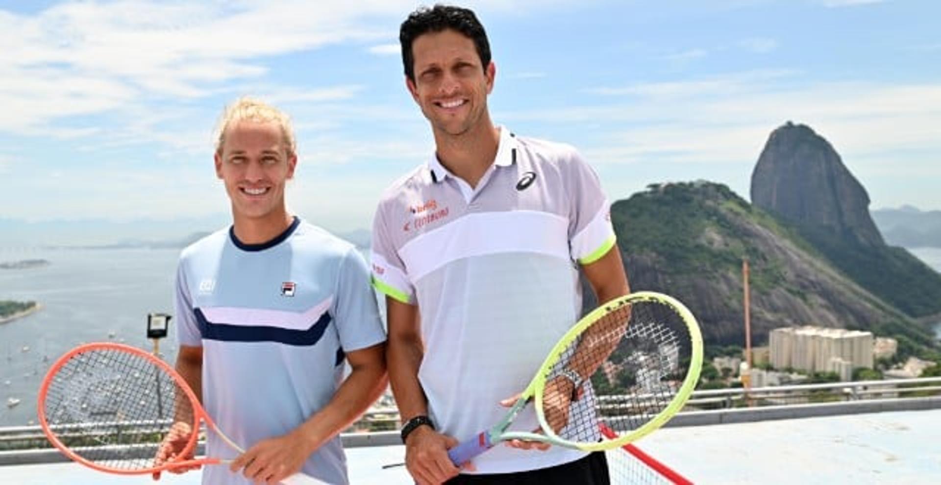 Rafael Matos e Marcelo Melo no topo da Torre do Rio Sul nesta sexta-feira