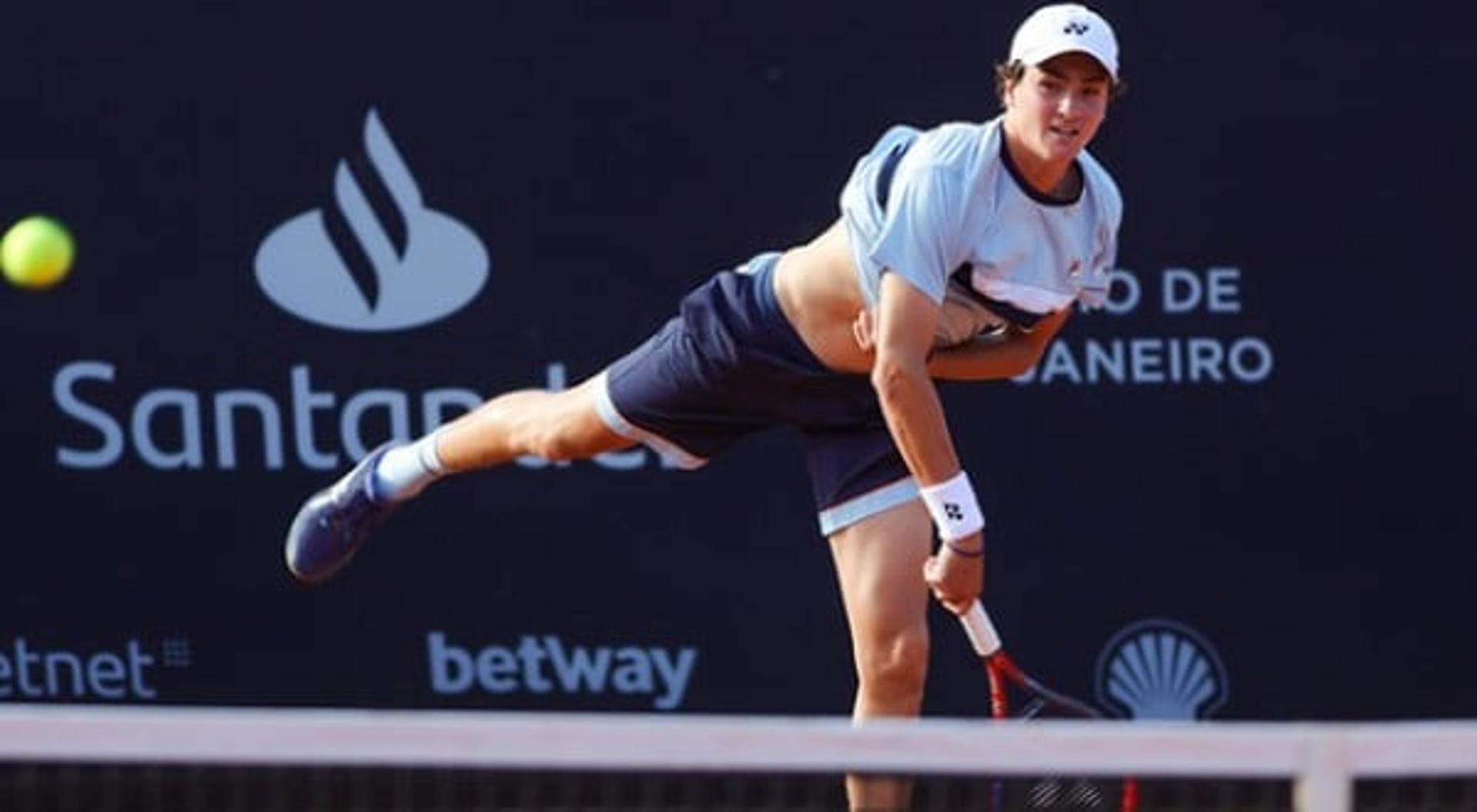 João Fonseca durante partida no Rio Open