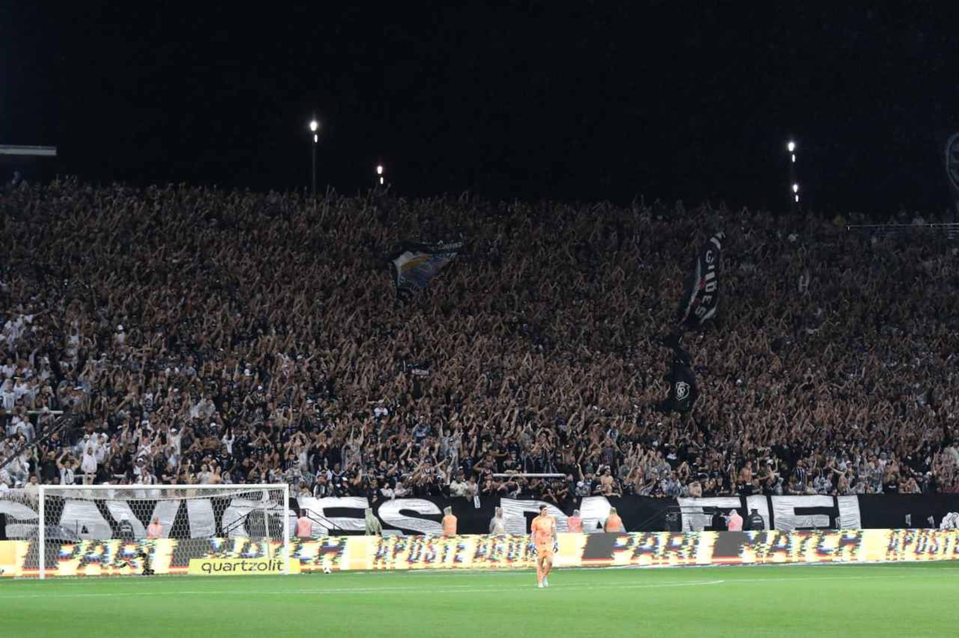 Torcida do Corinthians e Cássio - Neo Química Arena