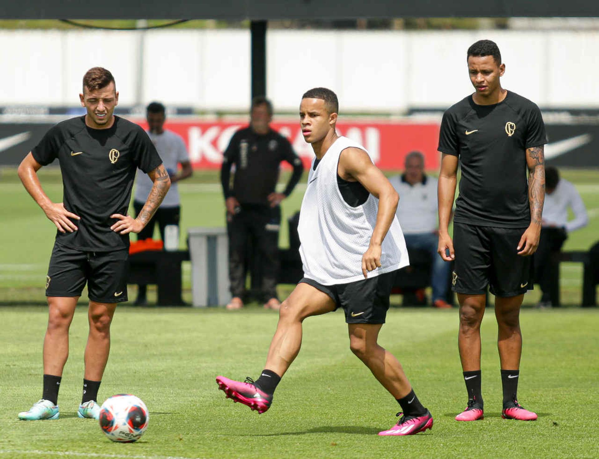 Ryan Gustavo, Pedrinho e Arthur Sousa - Treino Corinthians