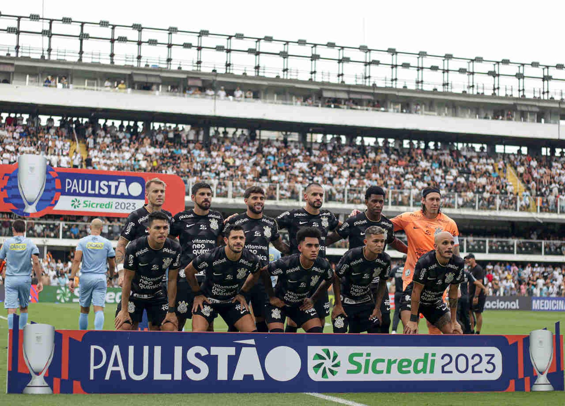 Time Corinthians na Vila Belmiro